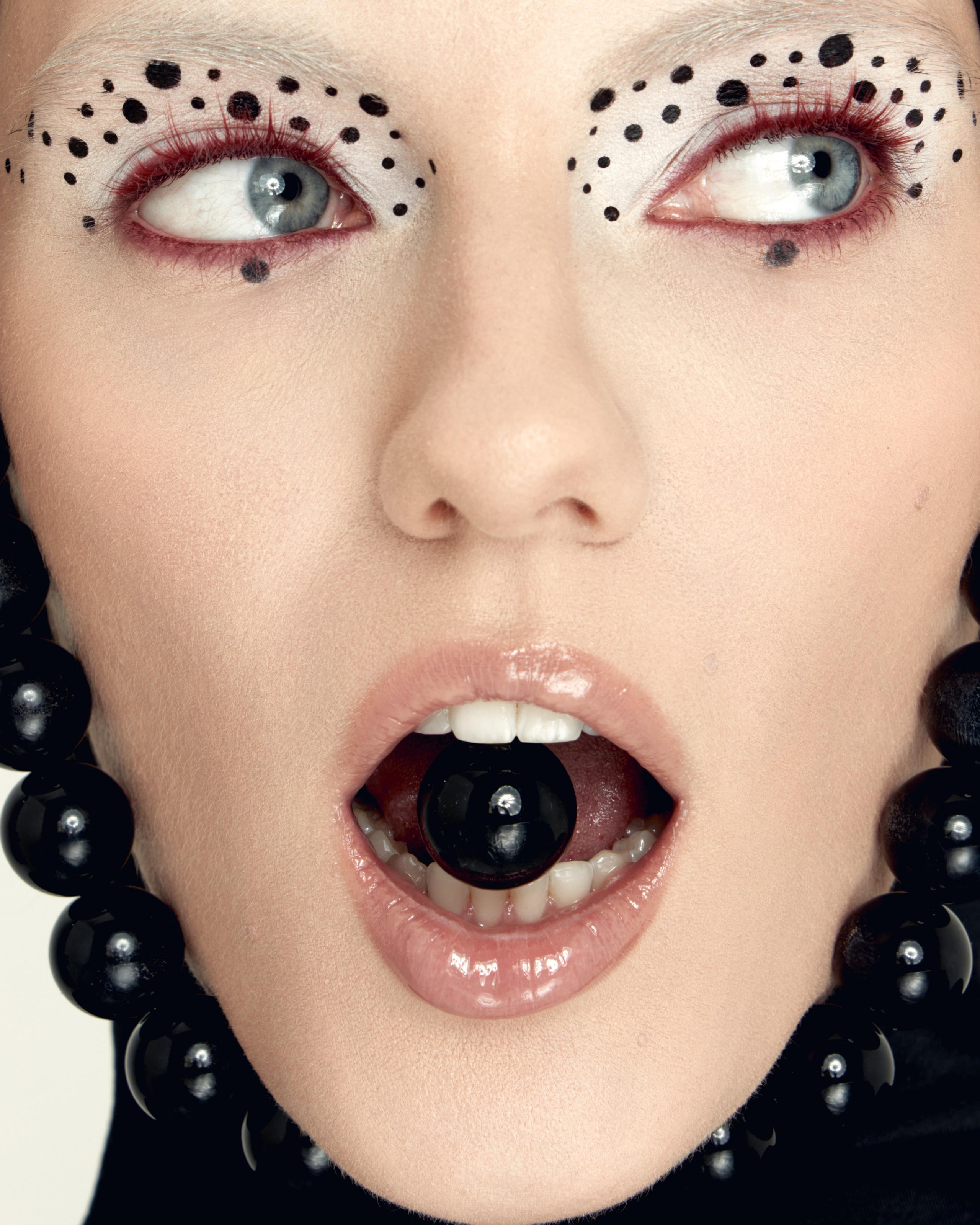 BEAUTY. Фотограф для брендов из Санкт-Петербурга Элина Каспаравичюс