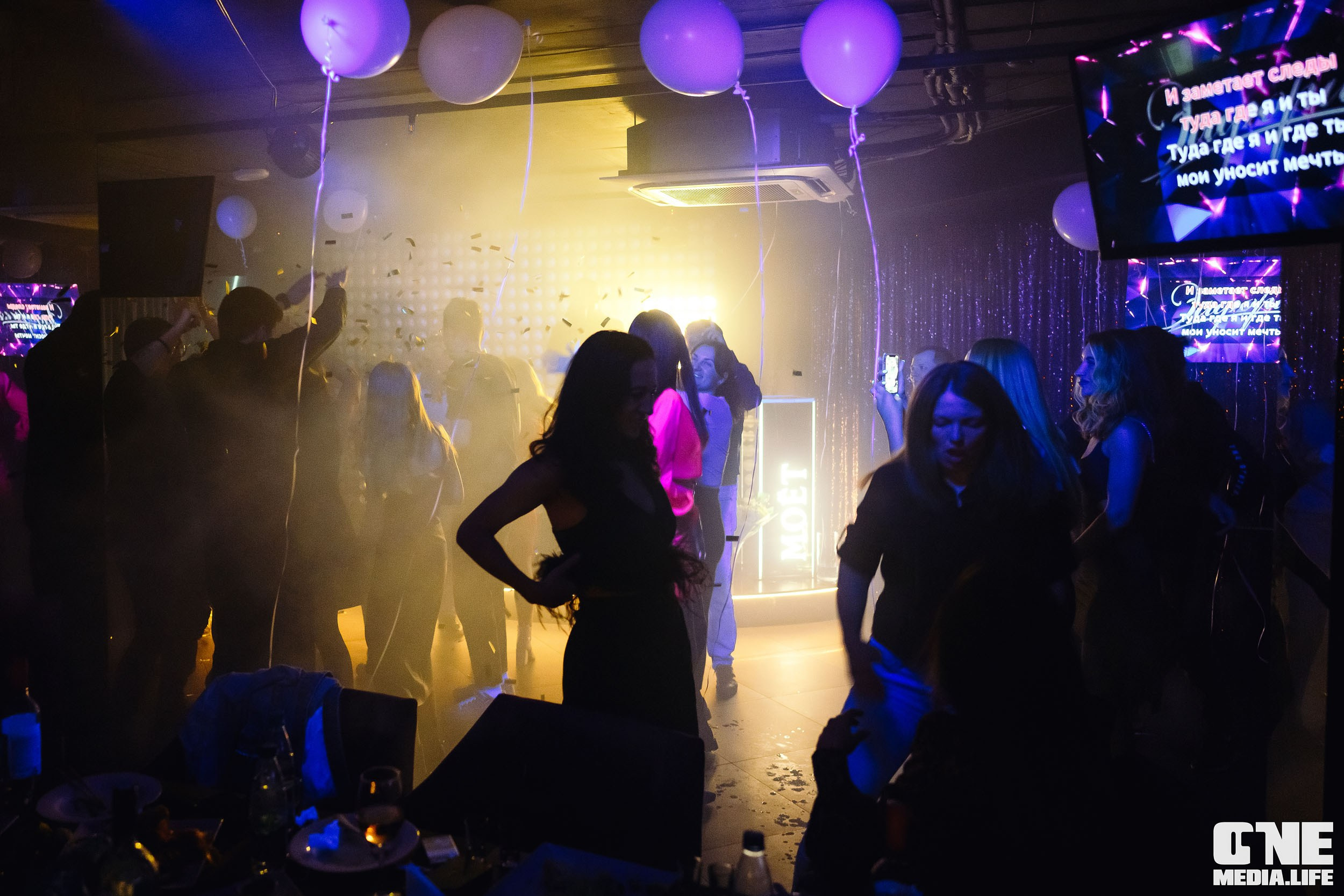 Фоторепортаж из караоке-клуба Эйфория. One Media Life: фоторепортажи, фотоотчеты с мероприятий и заведений