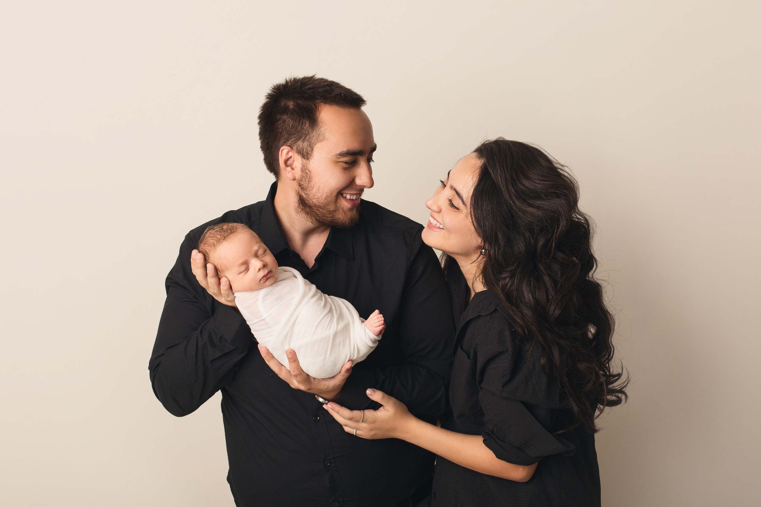 Семья. Фотограф беременности, новорождённых и деток до года в Актау