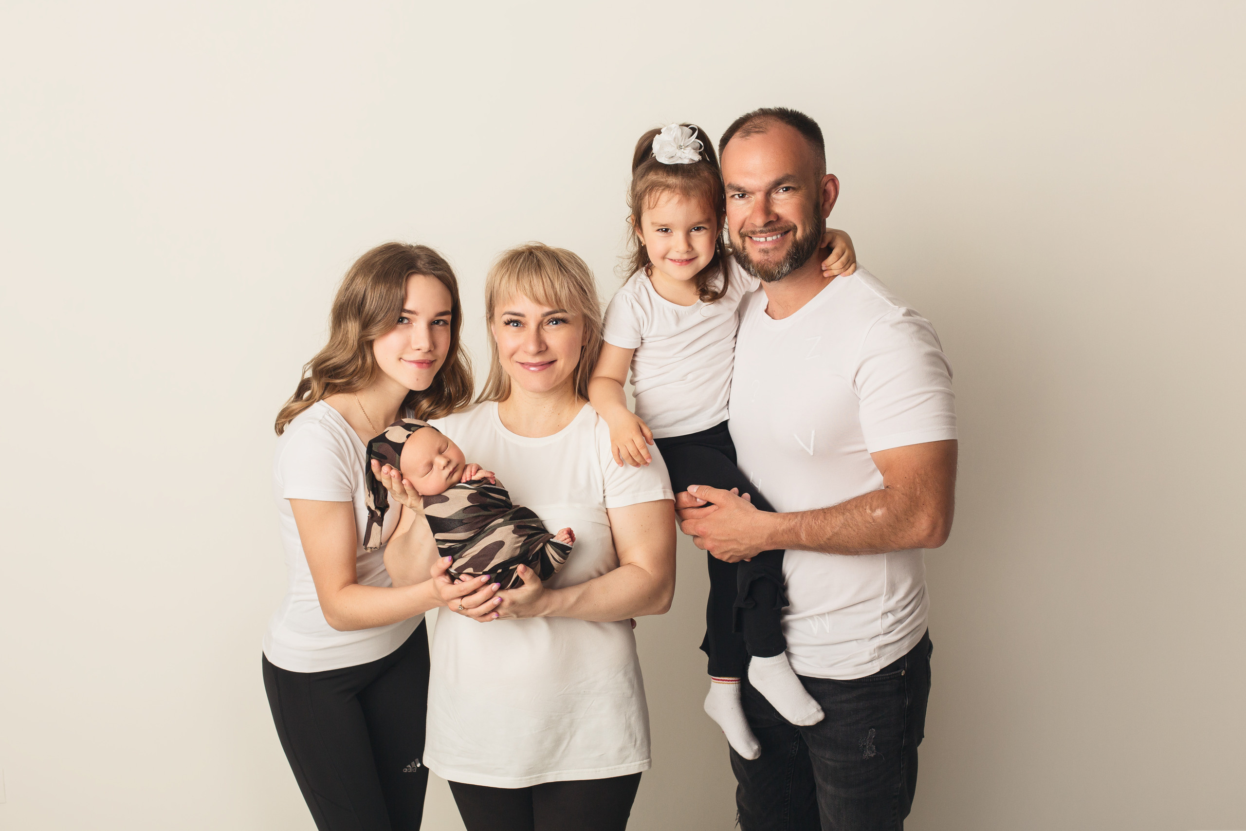 Семья. Фотограф беременности, новорождённых и деток до года в Актау