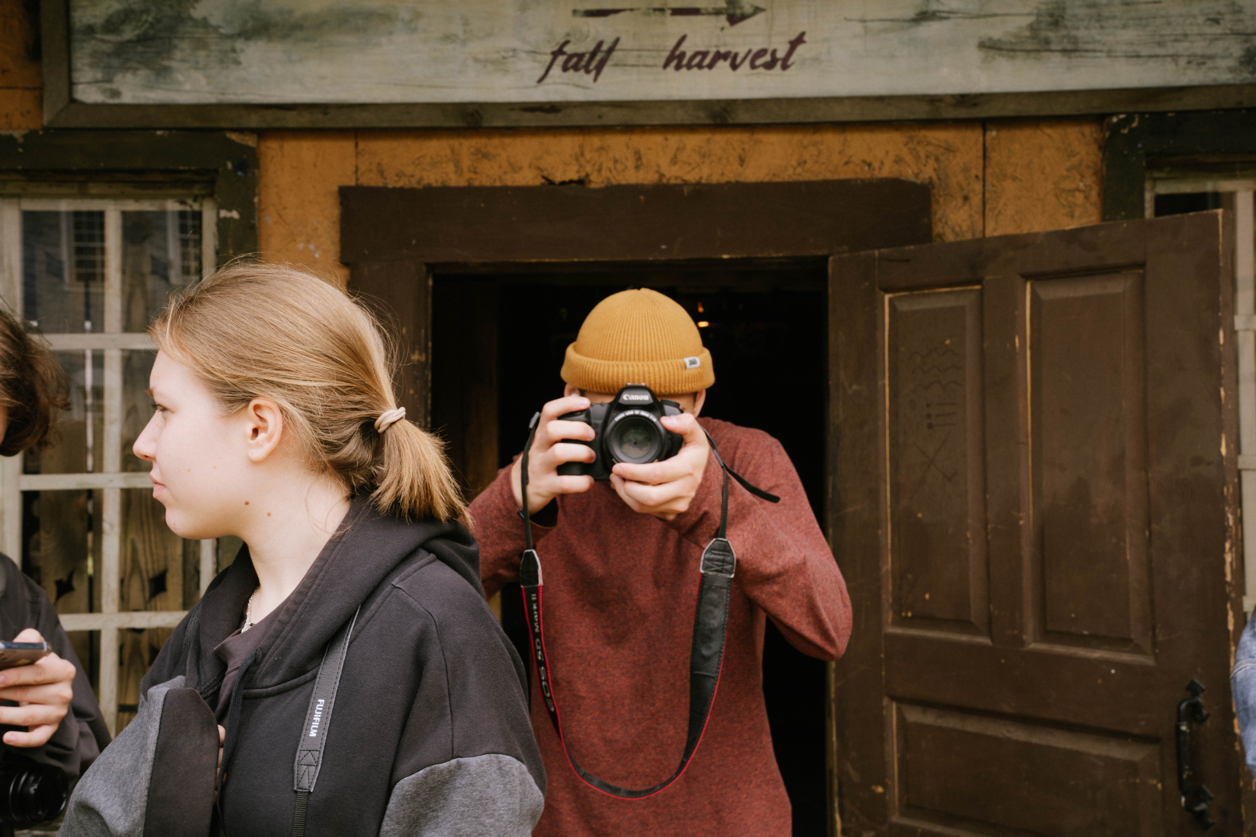 Бэкстейдж фотосессия (репортажа сьемка). TENZO | Creative Producer / Art Director