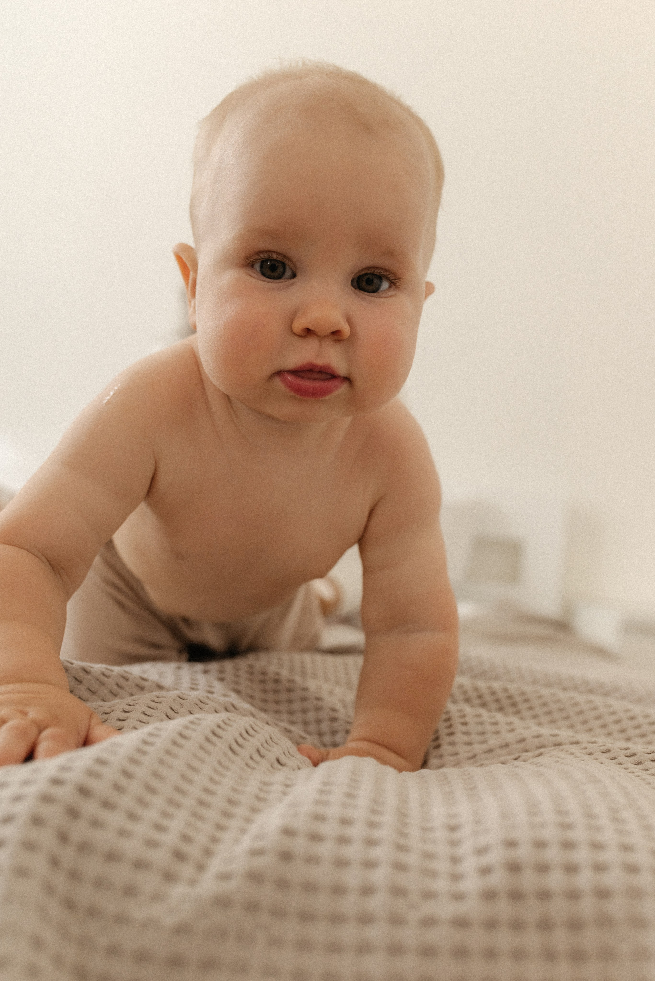 Семейная фотосессия дома с малышом. Семейный и портретный фотограф Нижний Новгород