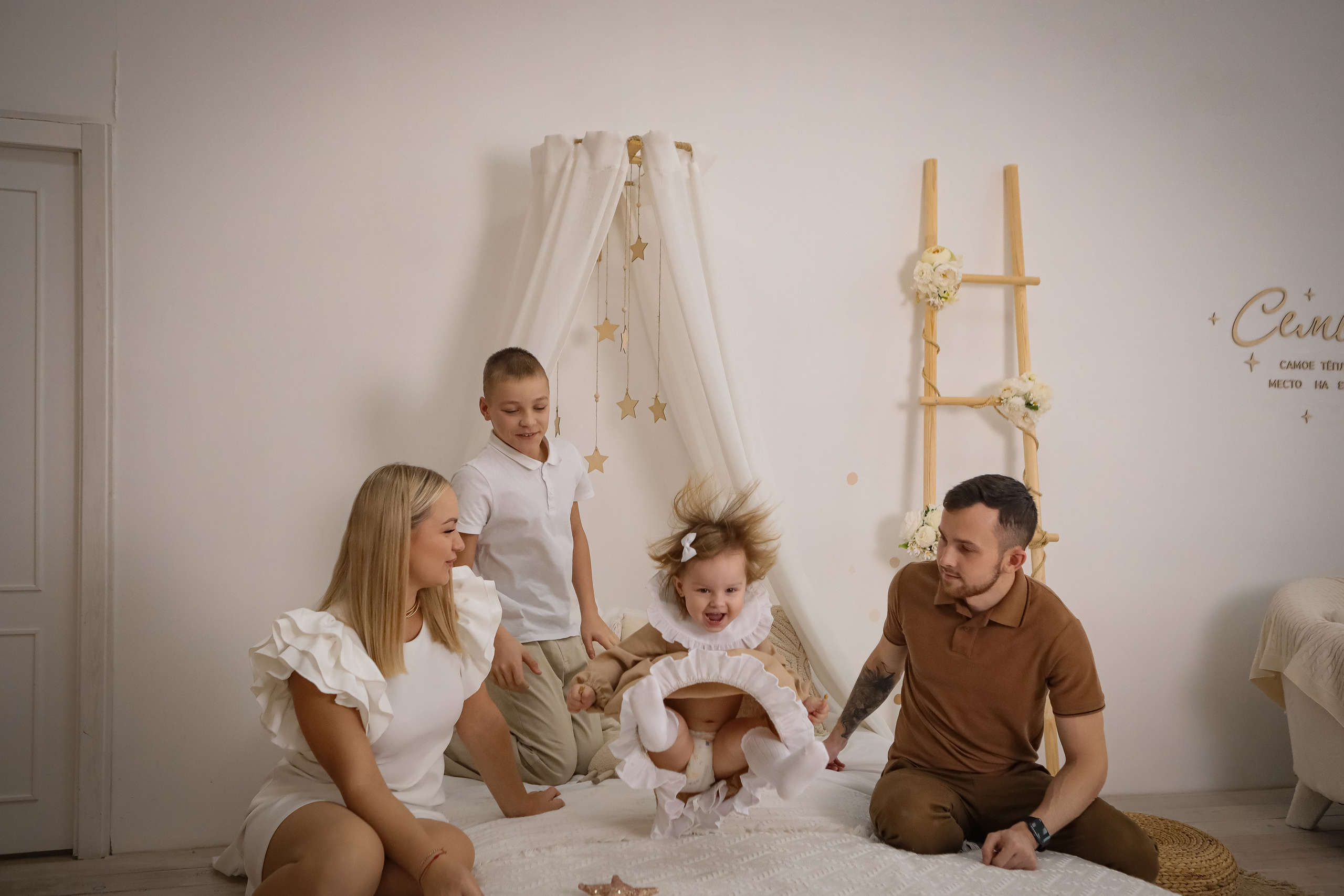 2 годика Алексине. Фотограф г. Хабаровск. Семейные и индивидуальные съёмки