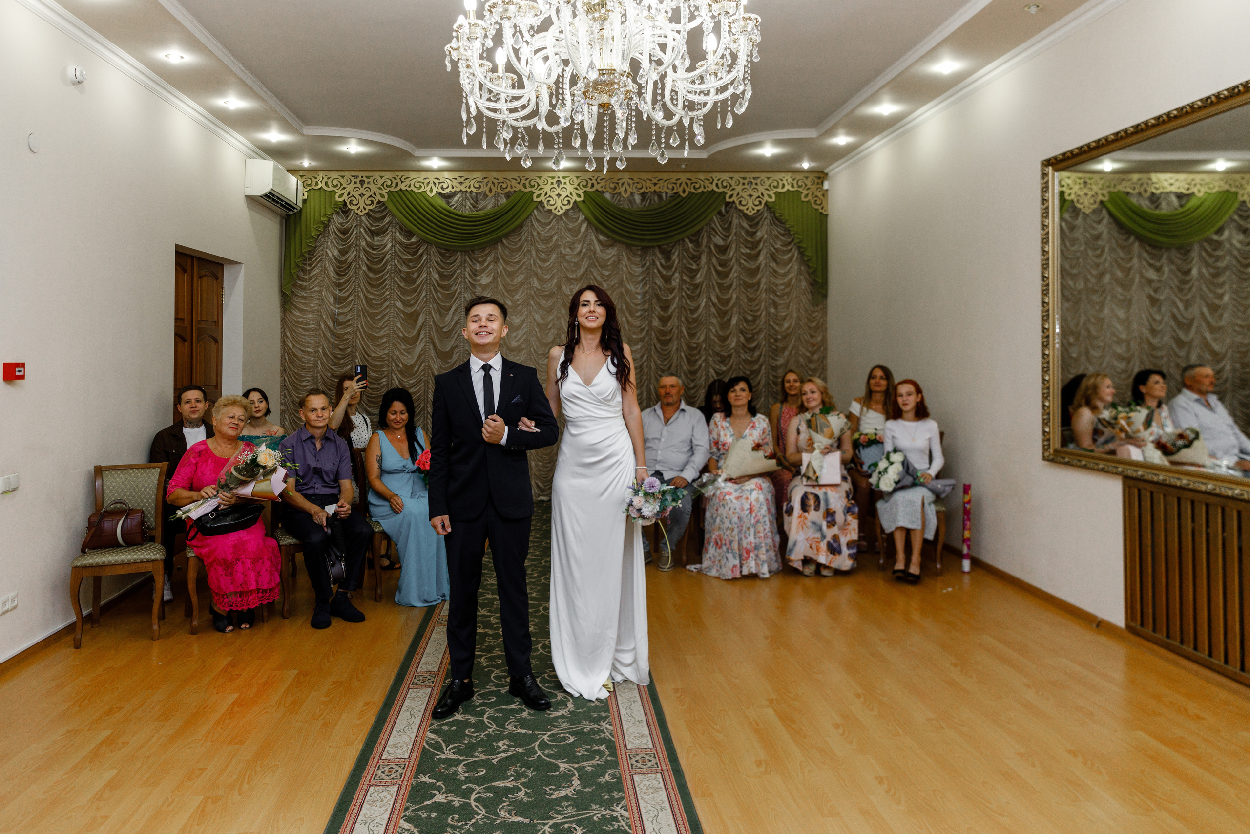 Прогулка под дождем. Анонс свадьбы Русланы и Евгения. Свадебный фотограф в Крыму и Севастополе Ольга Баскакова