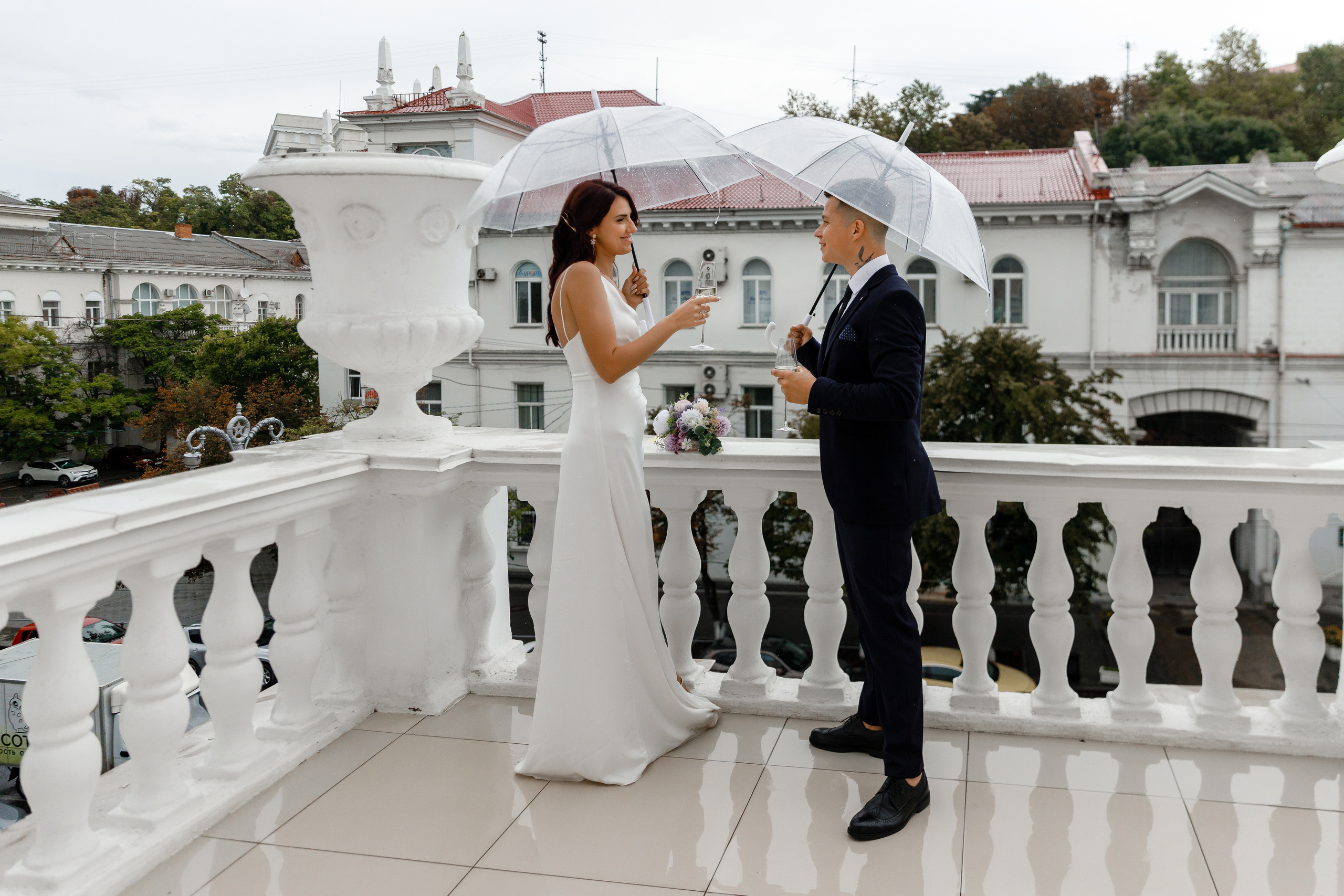 Прогулка под дождем. Анонс свадьбы Русланы и Евгения. Свадебный фотограф в Крыму и Севастополе Ольга Баскакова