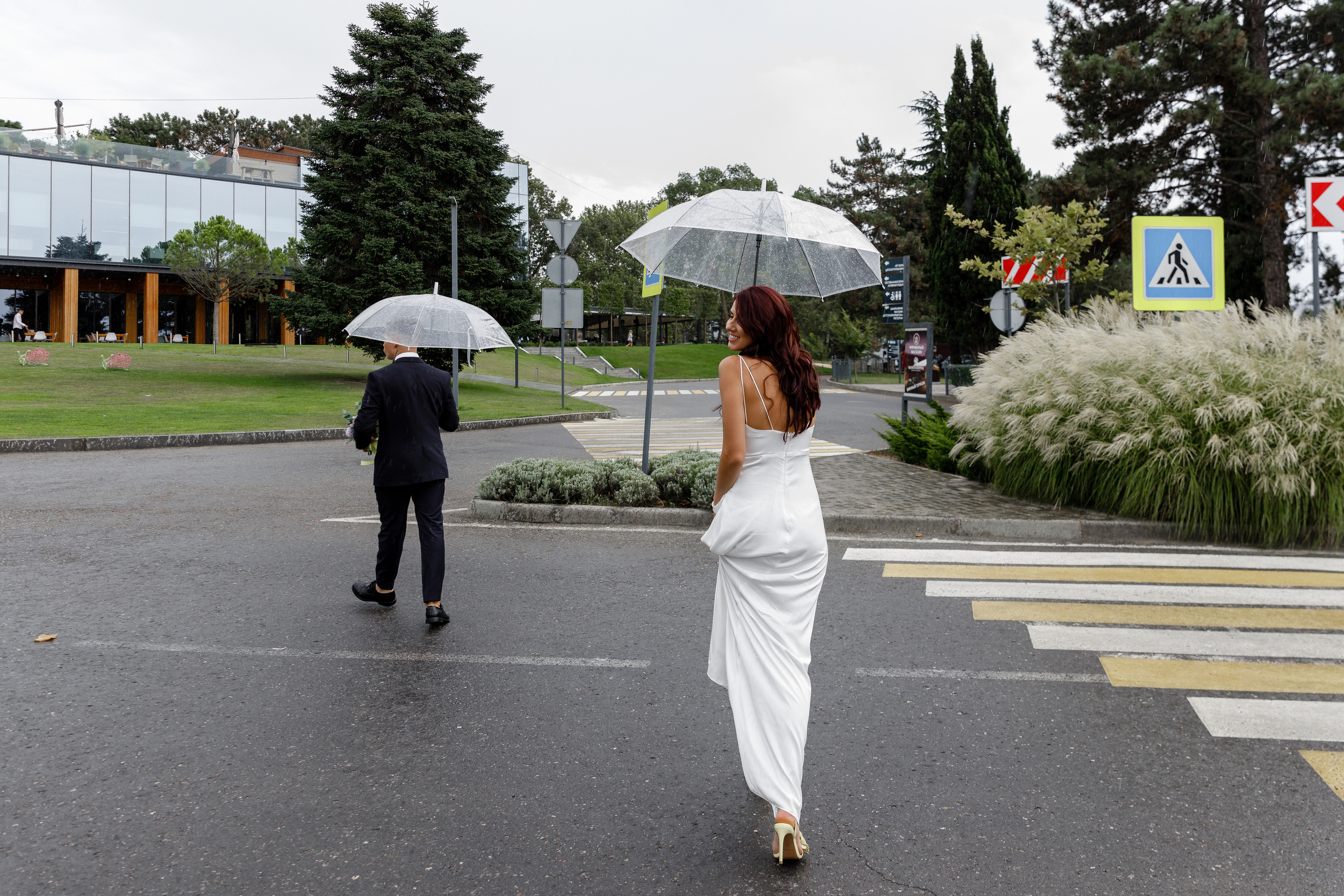 Прогулка под дождем. Анонс свадьбы Русланы и Евгения. Свадебный фотограф в Крыму и Севастополе Ольга Баскакова