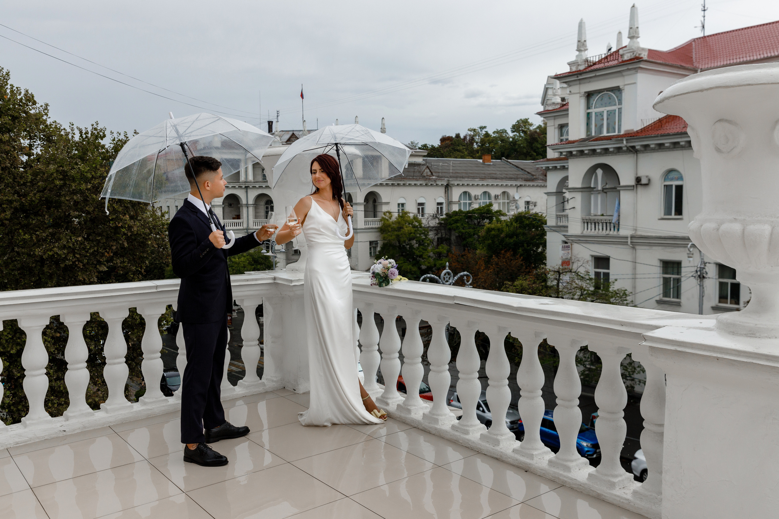Прогулка под дождем. Анонс свадьбы Русланы и Евгения. Свадебный фотограф в Крыму и Севастополе Ольга Баскакова