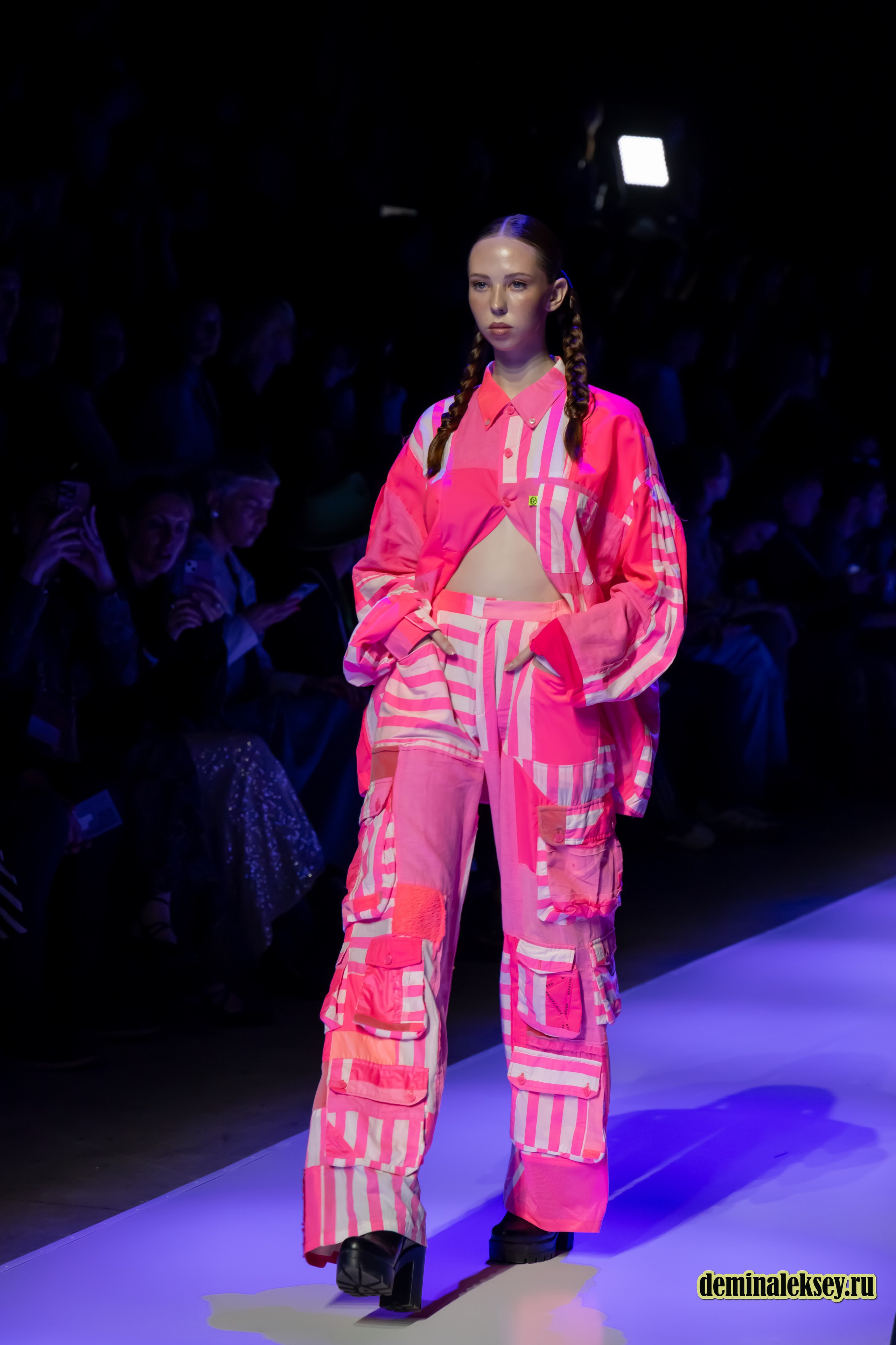 Московская неделя моды 2024 4 октября дизайнер RAEGITAZORO Индонезия. Репортажный, семейный и студийный фотограф в Москве Демин Алексей