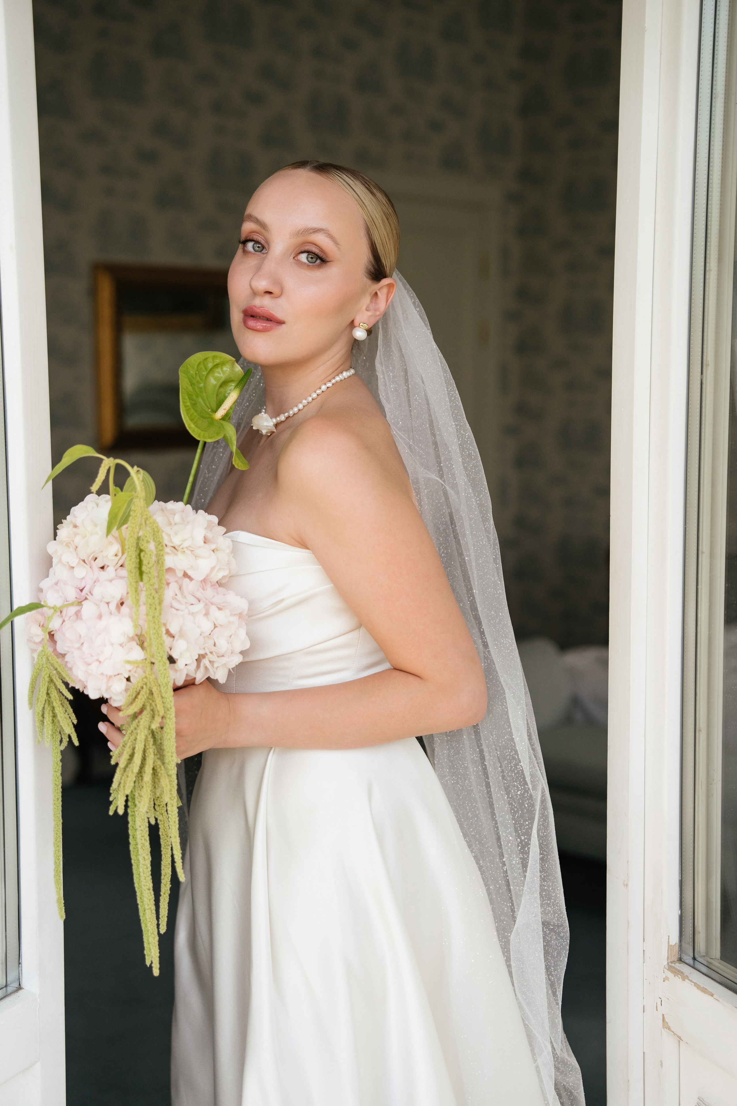 Юлия & Максим. Уютная свадьба в стиле современная классика на заливе. Свадебный фотограф организатор в Санкт-Петербурге Ассоль Опарина