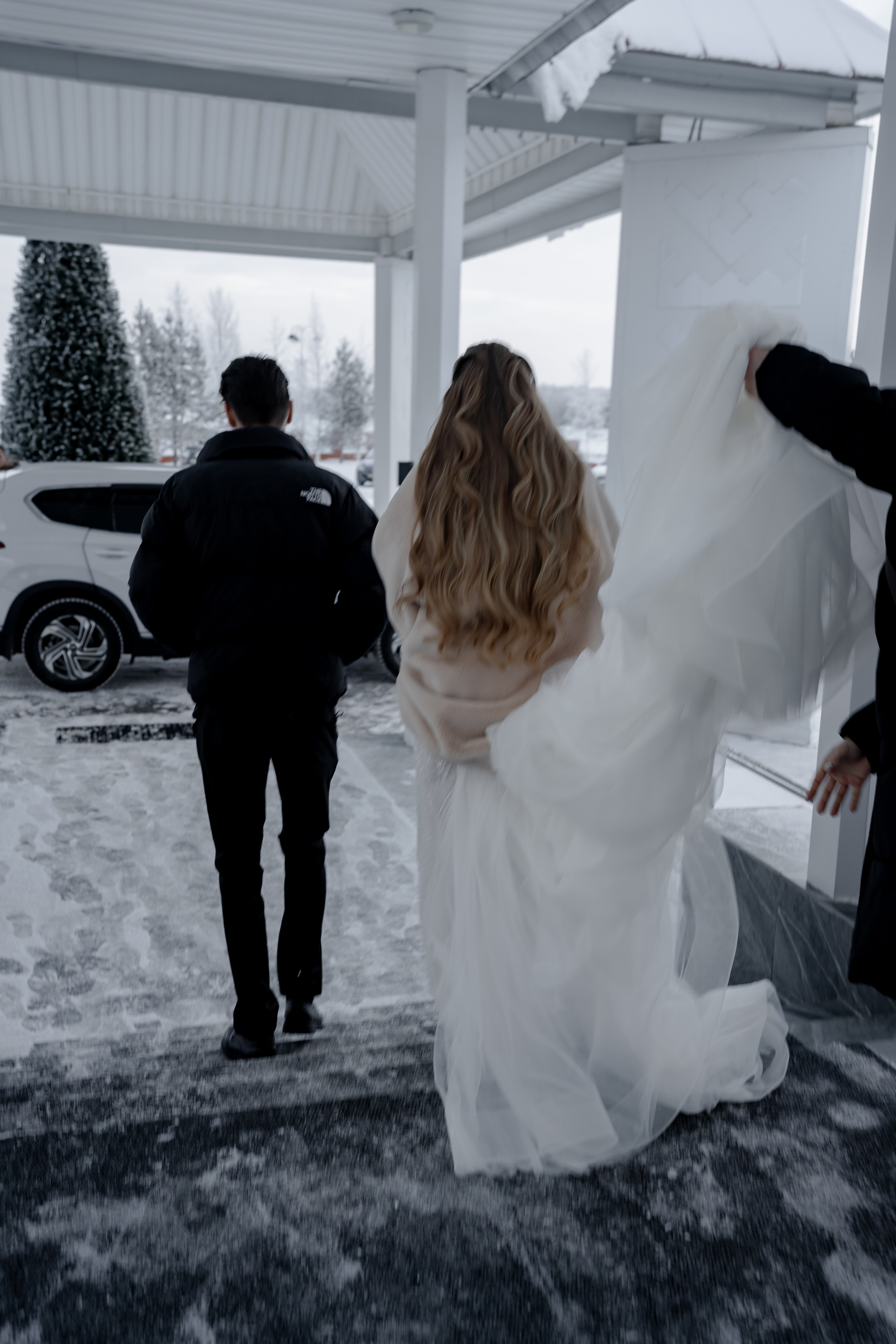 СВАДЕБНАЯ СЬЕМКА СБОРОВ В ОТЕЛЕ И ВЫЕЗД НА ЦЕРЕМОНИЮ (СНЯТО В СИБИРЕ В НИЖНЕВАРТОВСКЕ). Профессиональный фотограф, Санкт-Петербург — Виктория Богомолова