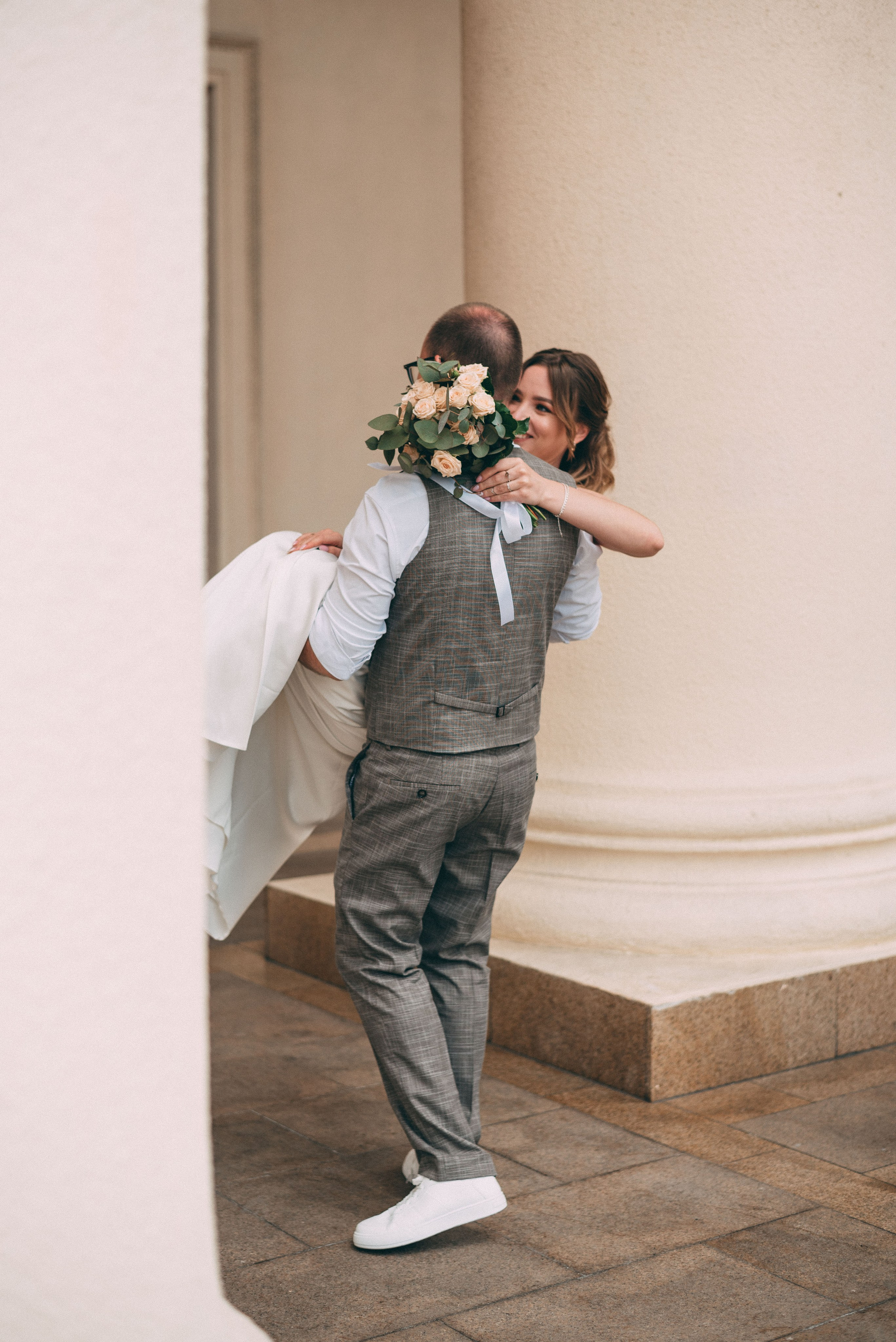 Фотосессия свадьбы или lovstory в центре Сочи, Зимний театр. Фотограф в Сочи — Маргарита Поганова