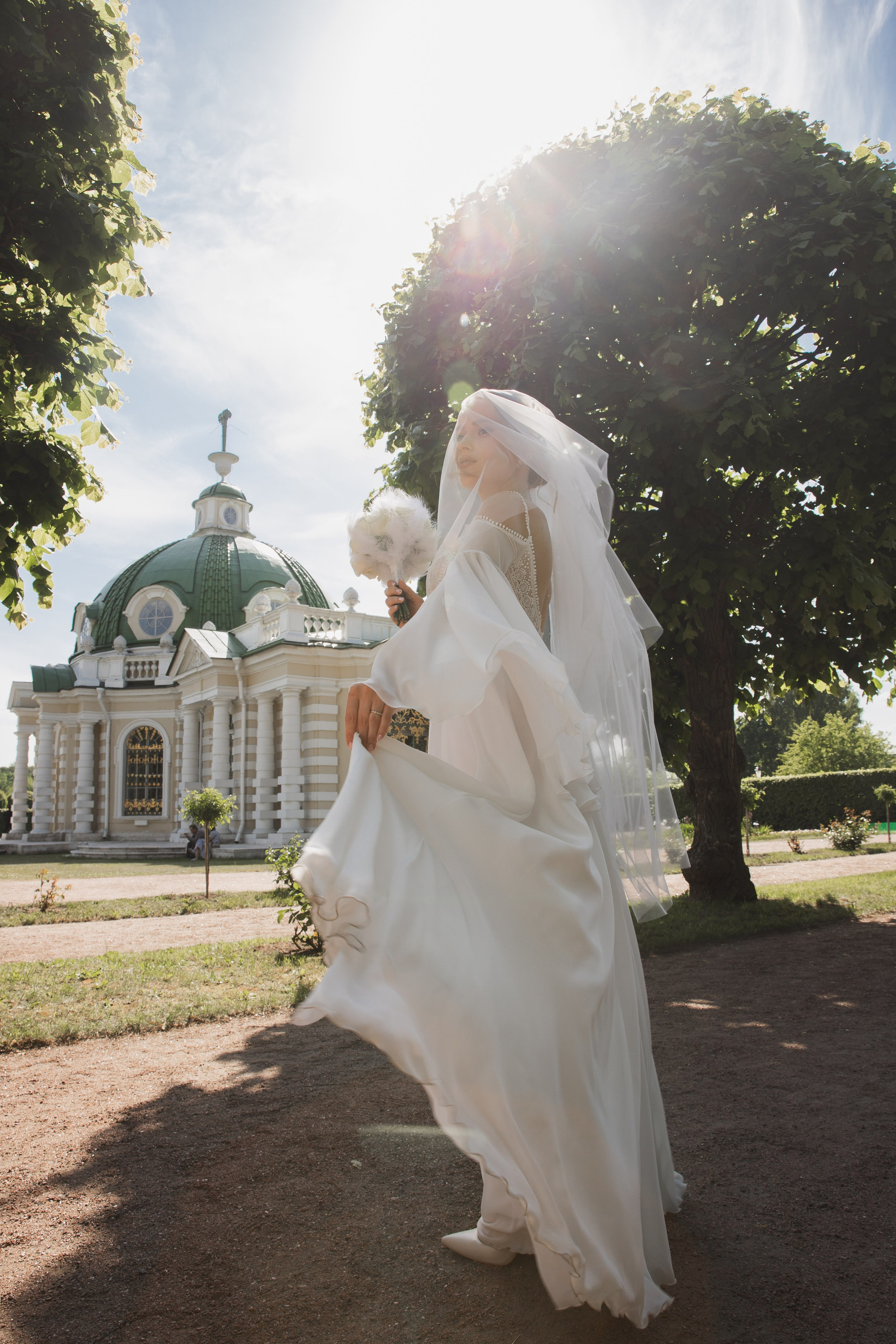 Летняя свадьба в Кусково. Свадебный и портретный фотограф в Москве Мария Кравченко