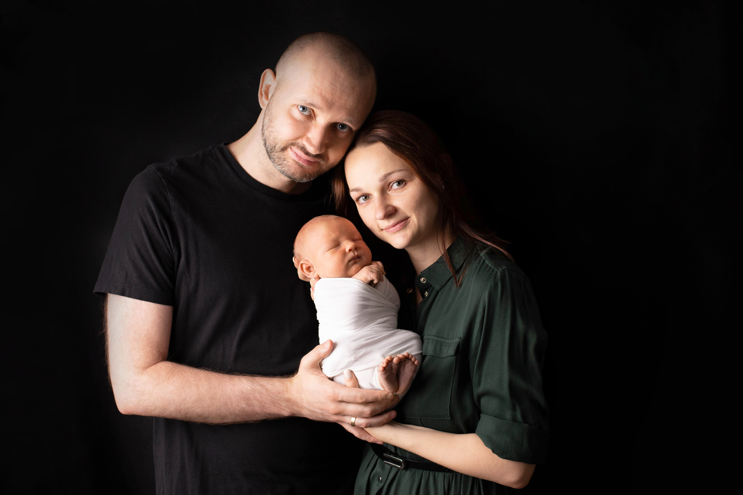 Портфолио Семья - Фотограф новорожденных: моменты счастья и связи. Фотограф новорожденных: волшебные моменты первых дней жизни