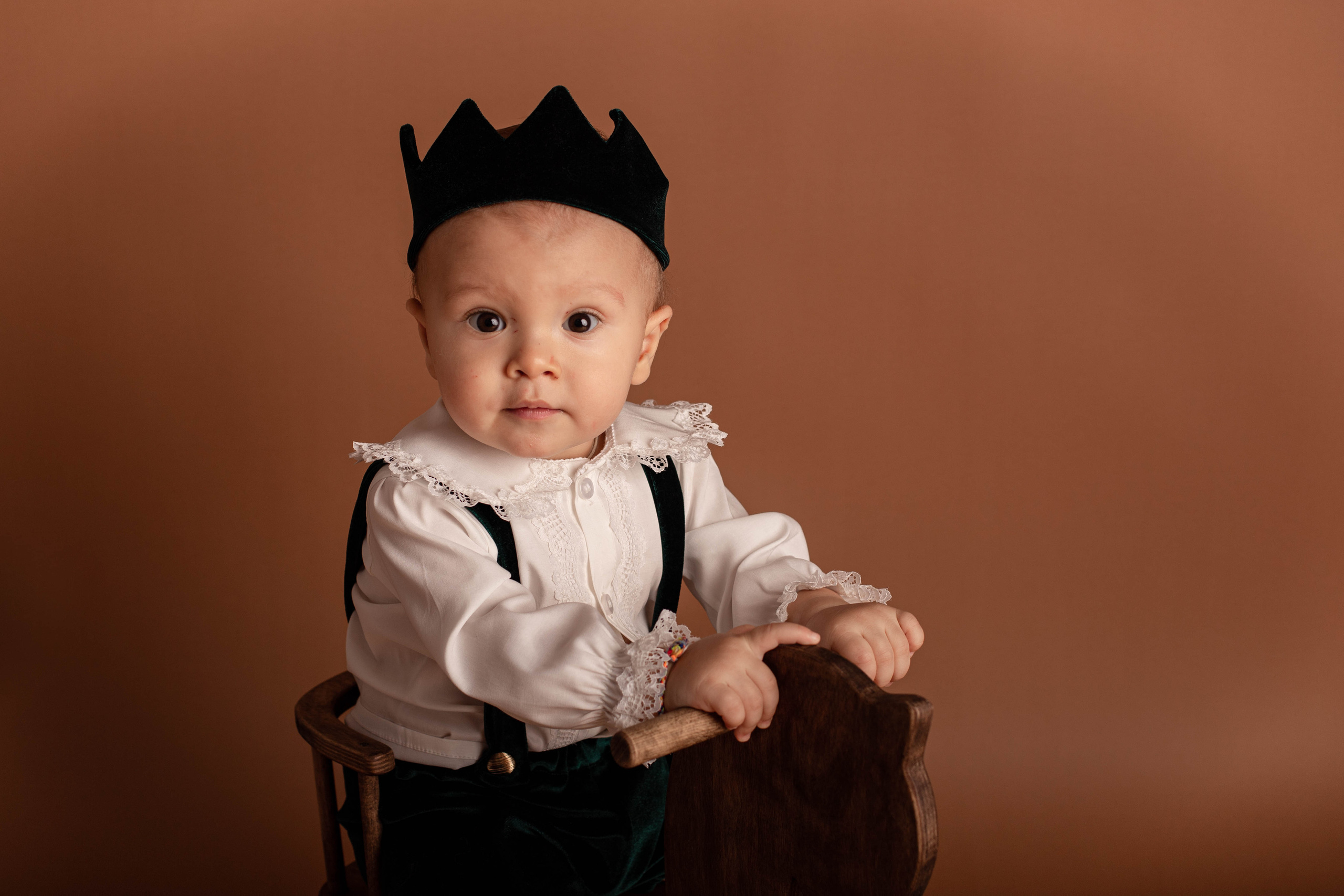 От 9 месяцев  - Фотограф новорожденных: магия детства в каждом снимке. Фотограф новорожденных: волшебные моменты первых дней жизни