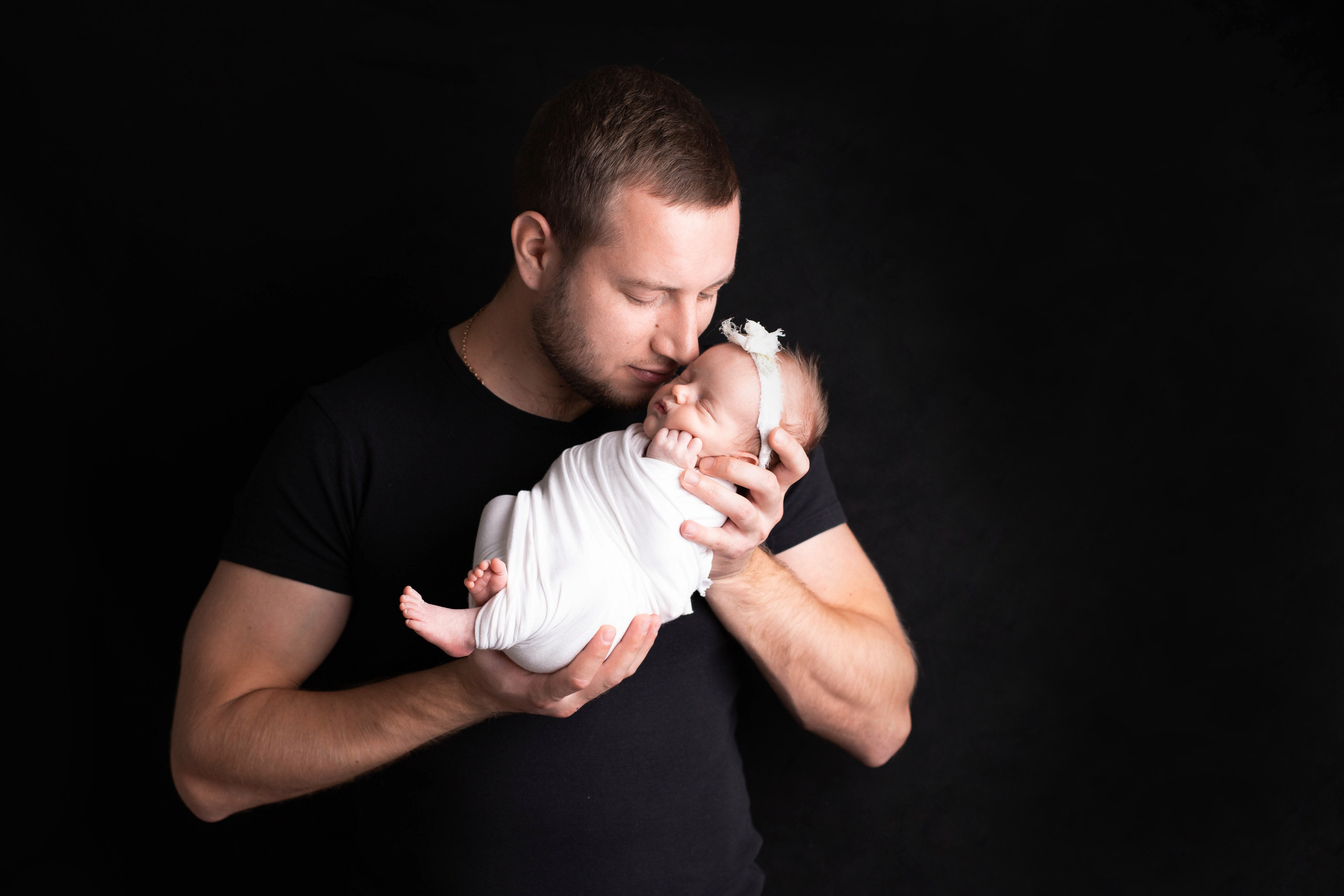 Портфолио Семья - Фотограф новорожденных: моменты счастья и связи. Фотограф новорожденных: волшебные моменты первых дней жизни