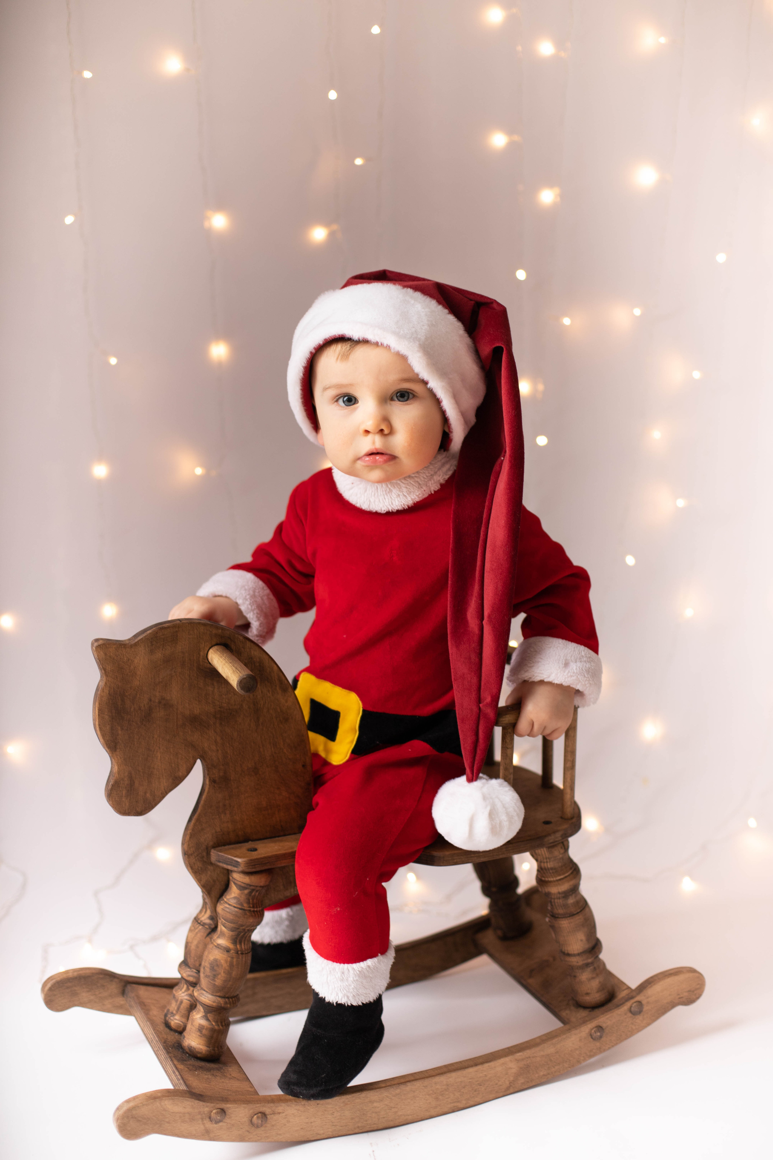 От 9 месяцев  - Фотограф новорожденных: магия детства в каждом снимке. Фотограф новорожденных: волшебные моменты первых дней жизни