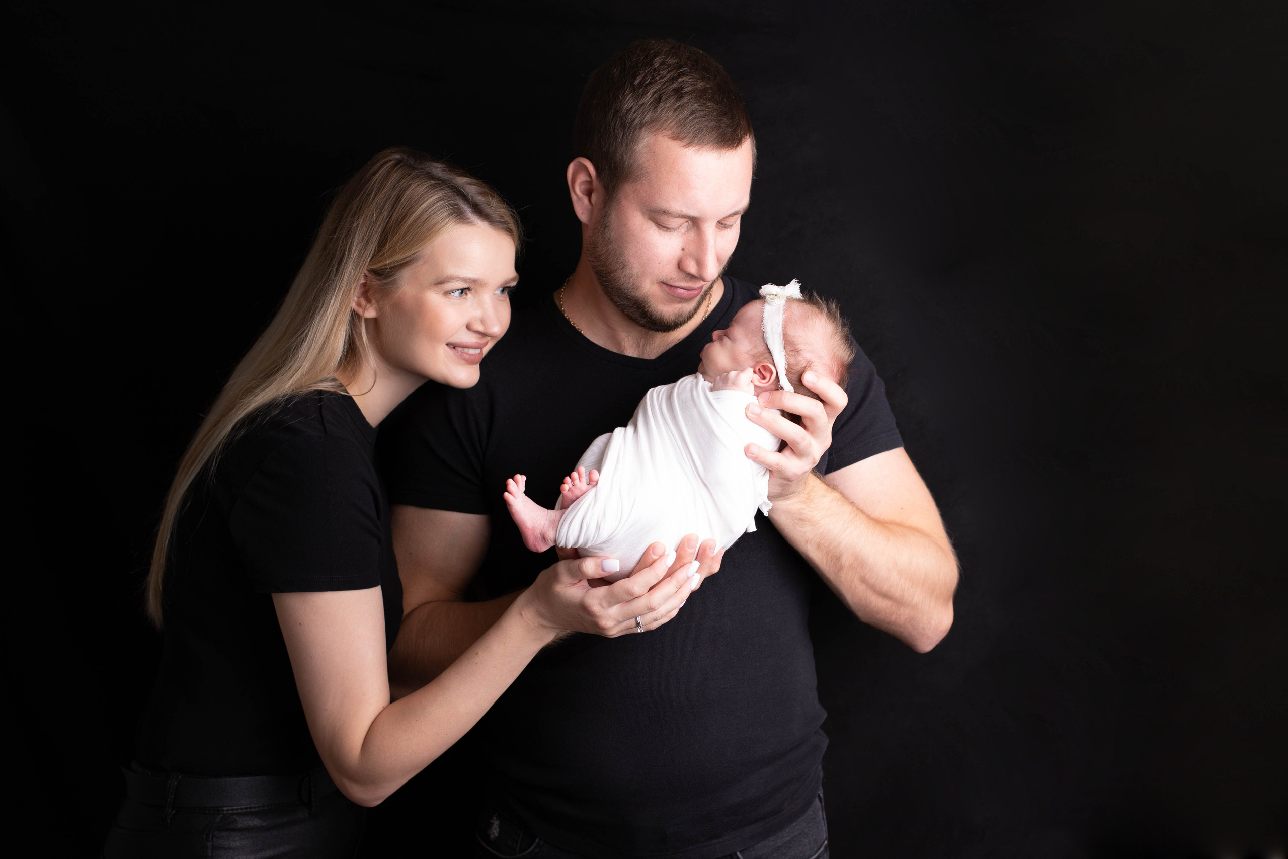 Портфолио Семья - Фотограф новорожденных: моменты счастья и связи. Фотограф новорожденных: волшебные моменты первых дней жизни