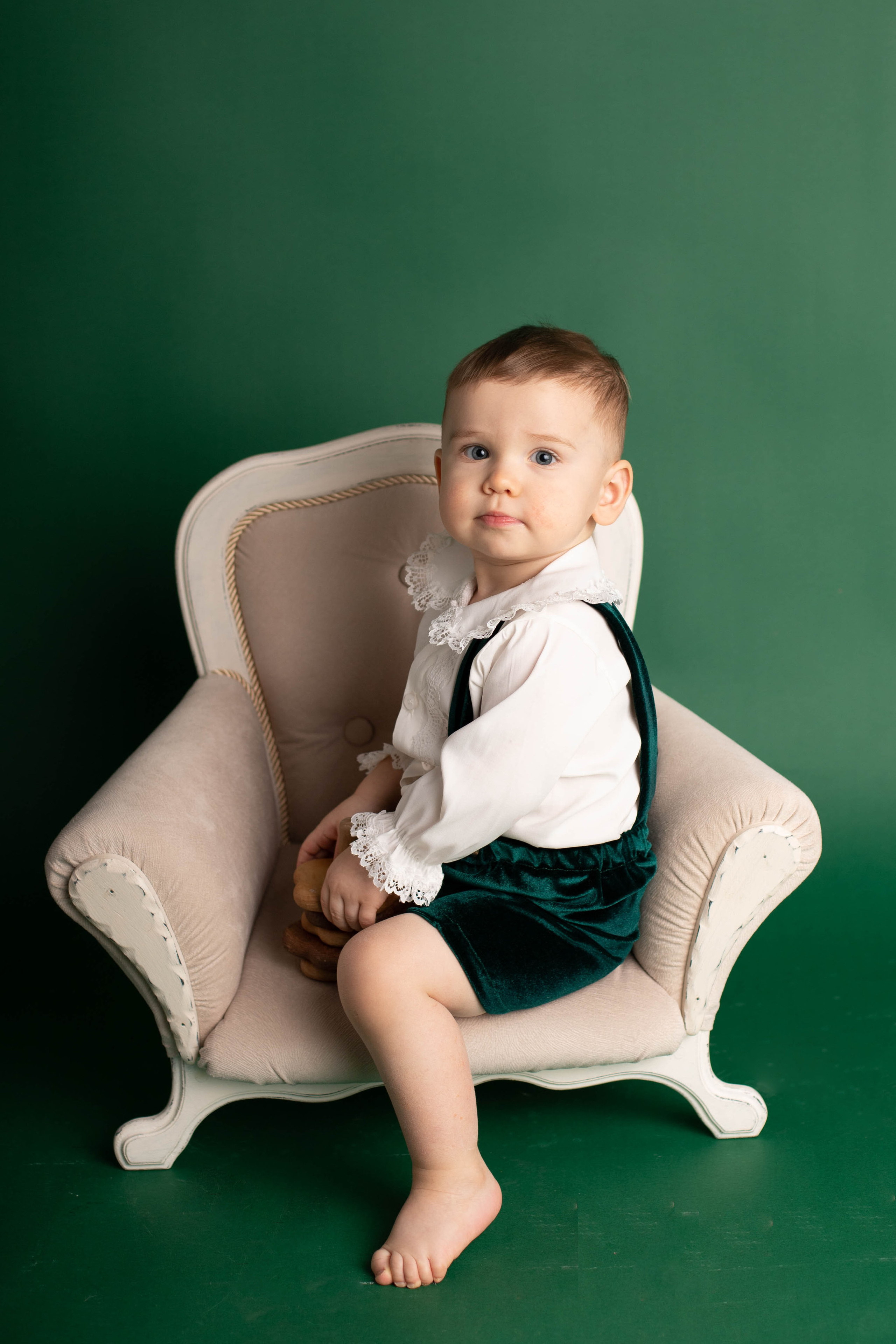 От 9 месяцев  - Фотограф новорожденных: магия детства в каждом снимке. Фотограф новорожденных: волшебные моменты первых дней жизни