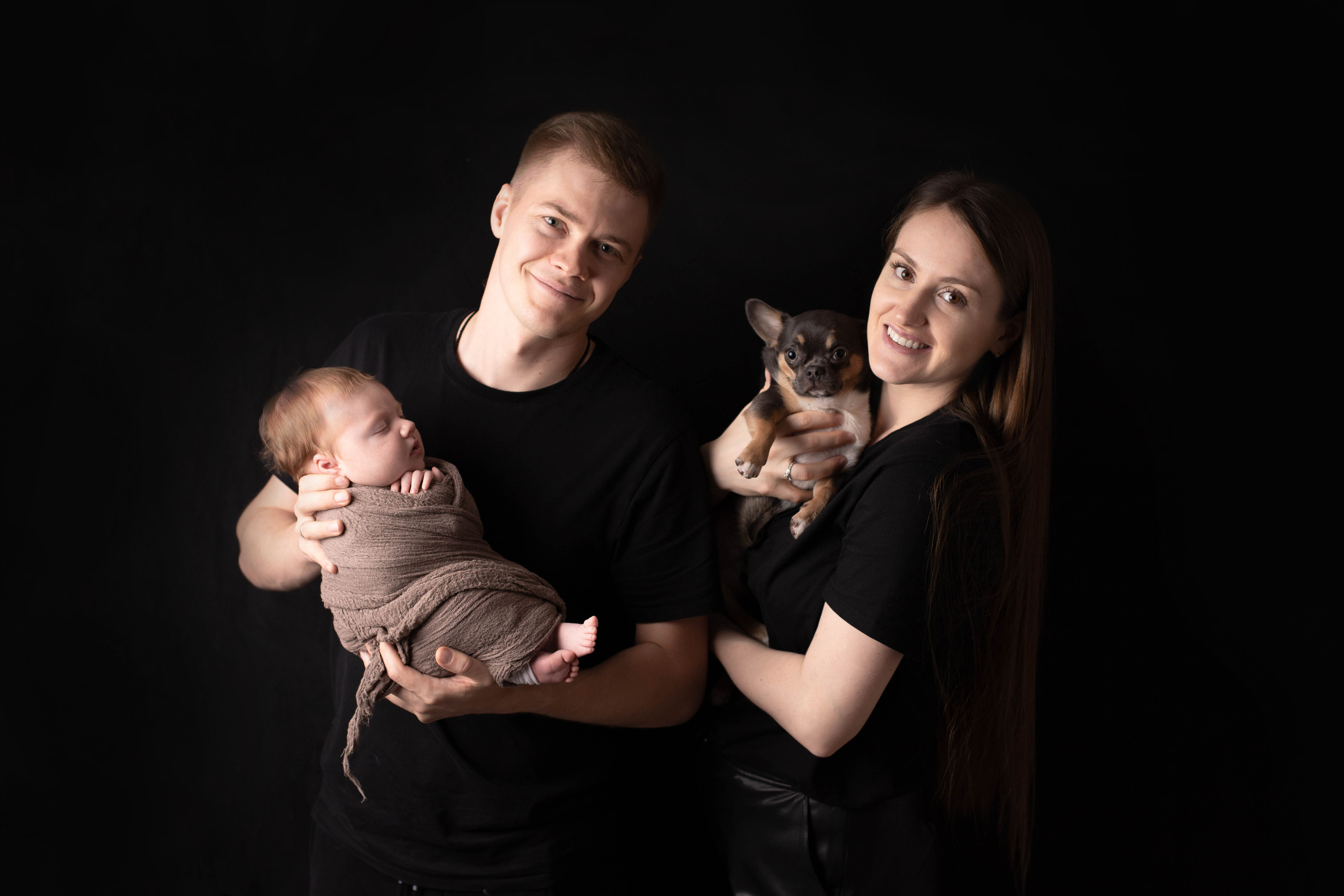 Портфолио Семья - Фотограф новорожденных: моменты счастья и связи. Фотограф новорожденных: волшебные моменты первых дней жизни