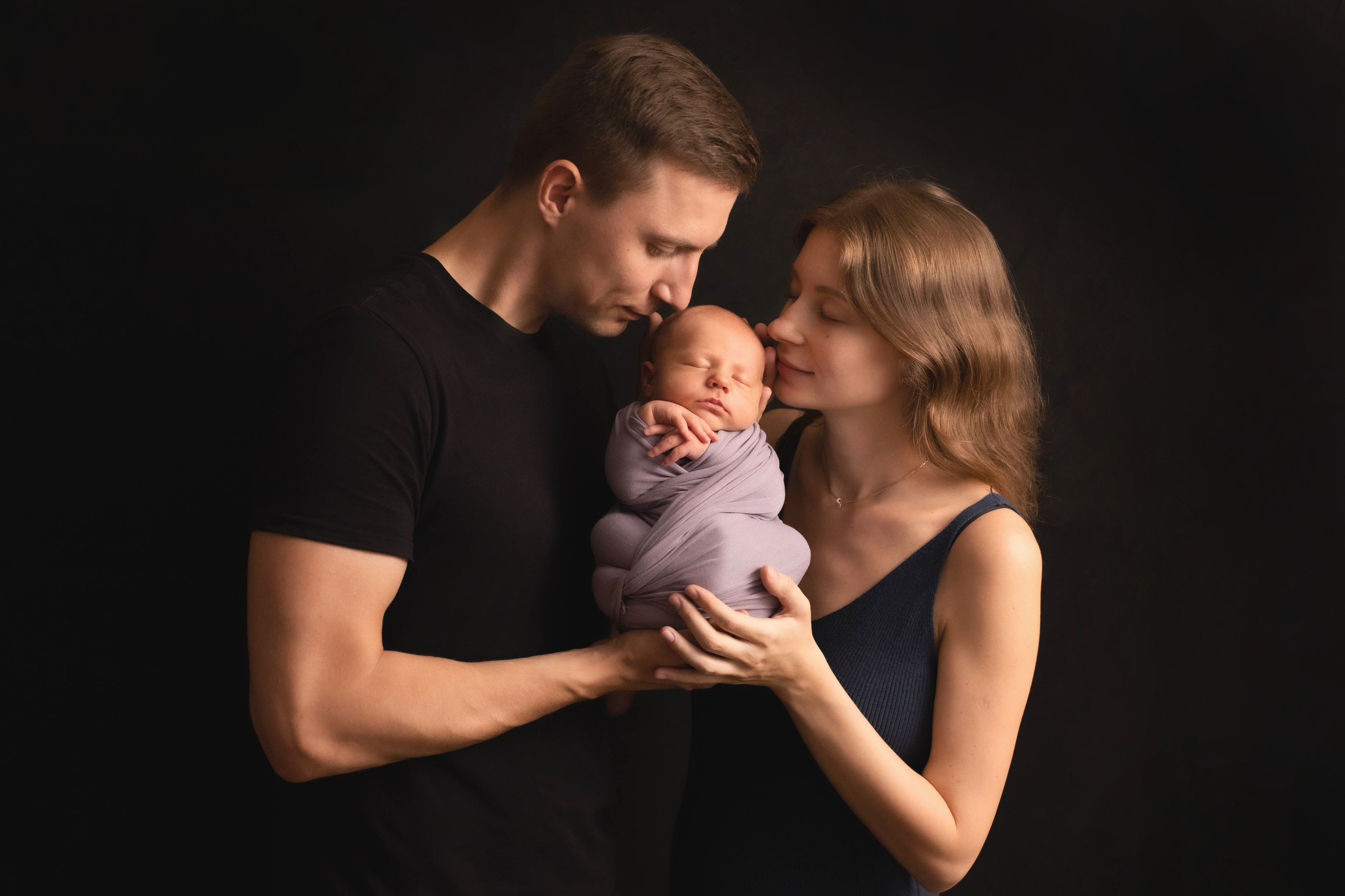 Портфолио Семья - Фотограф новорожденных: моменты счастья и связи. Фотограф новорожденных: волшебные моменты первых дней жизни