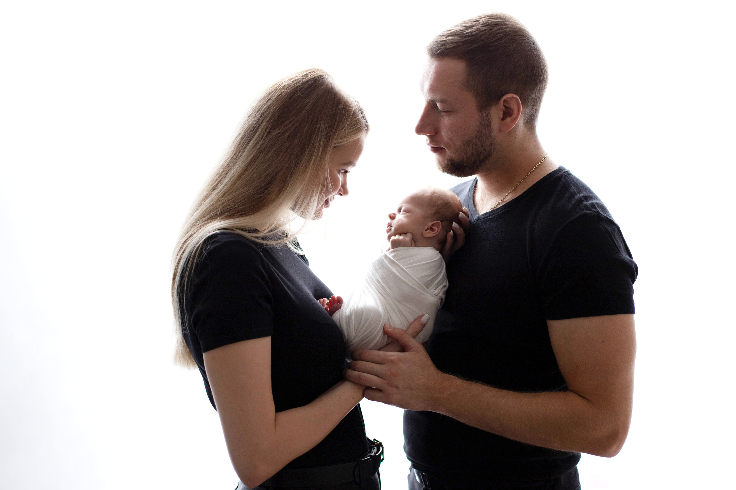 Портфолио Семья - Фотограф новорожденных: моменты счастья и связи. Фотограф новорожденных: волшебные моменты первых дней жизни