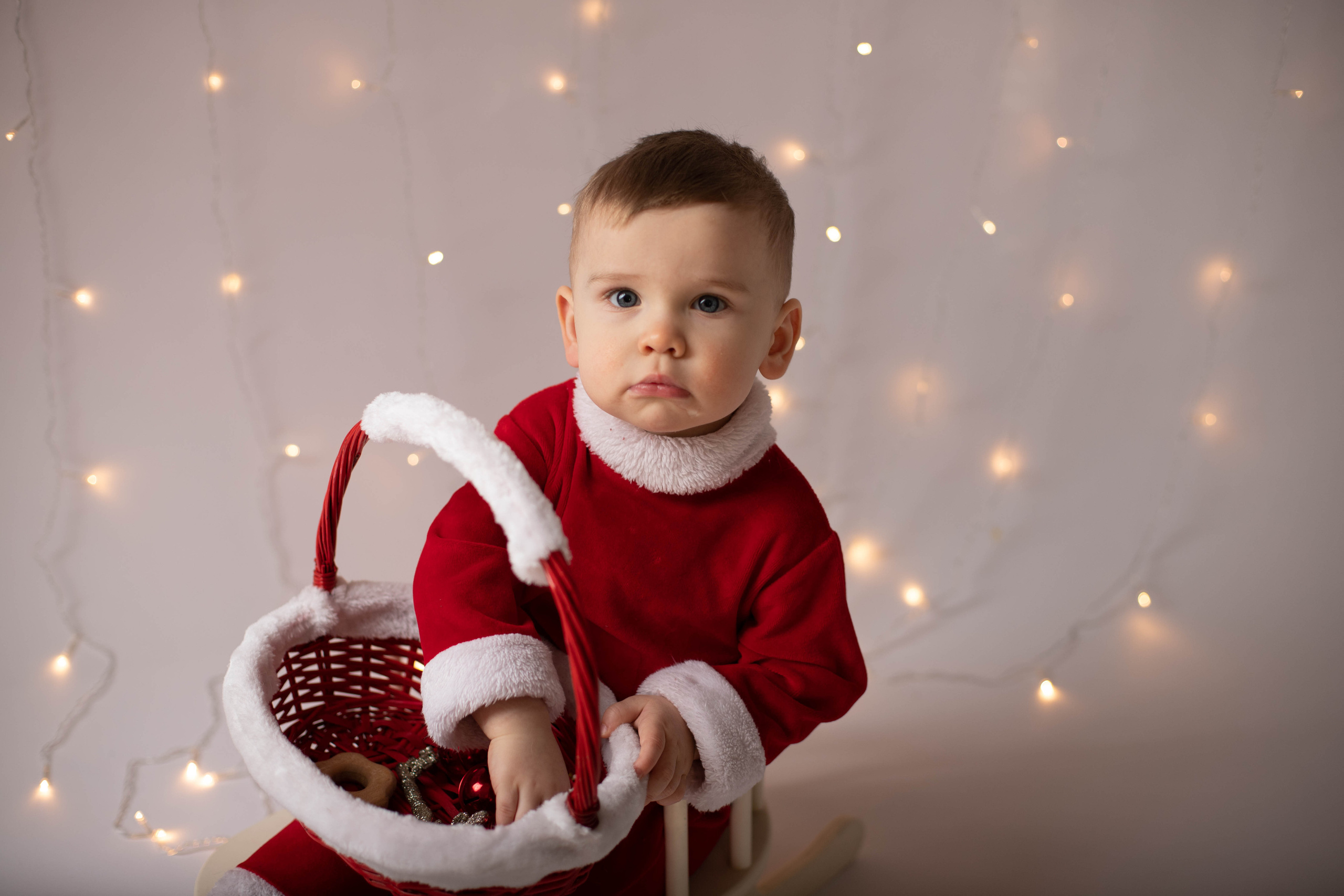 От 9 месяцев  - Фотограф новорожденных: магия детства в каждом снимке. Фотограф новорожденных: волшебные моменты первых дней жизни