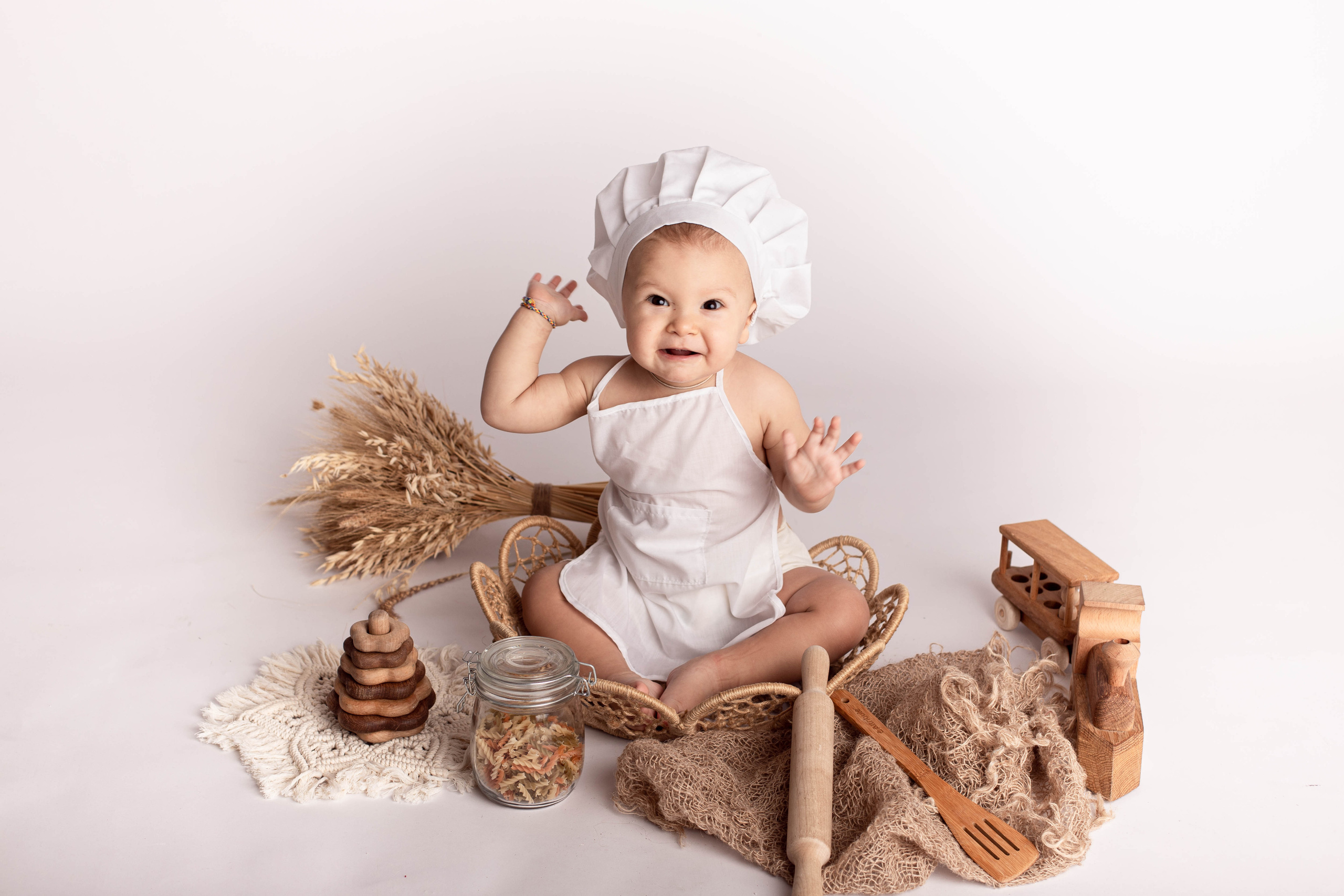 От 9 месяцев  - Фотограф новорожденных: магия детства в каждом снимке. Фотограф новорожденных: волшебные моменты первых дней жизни