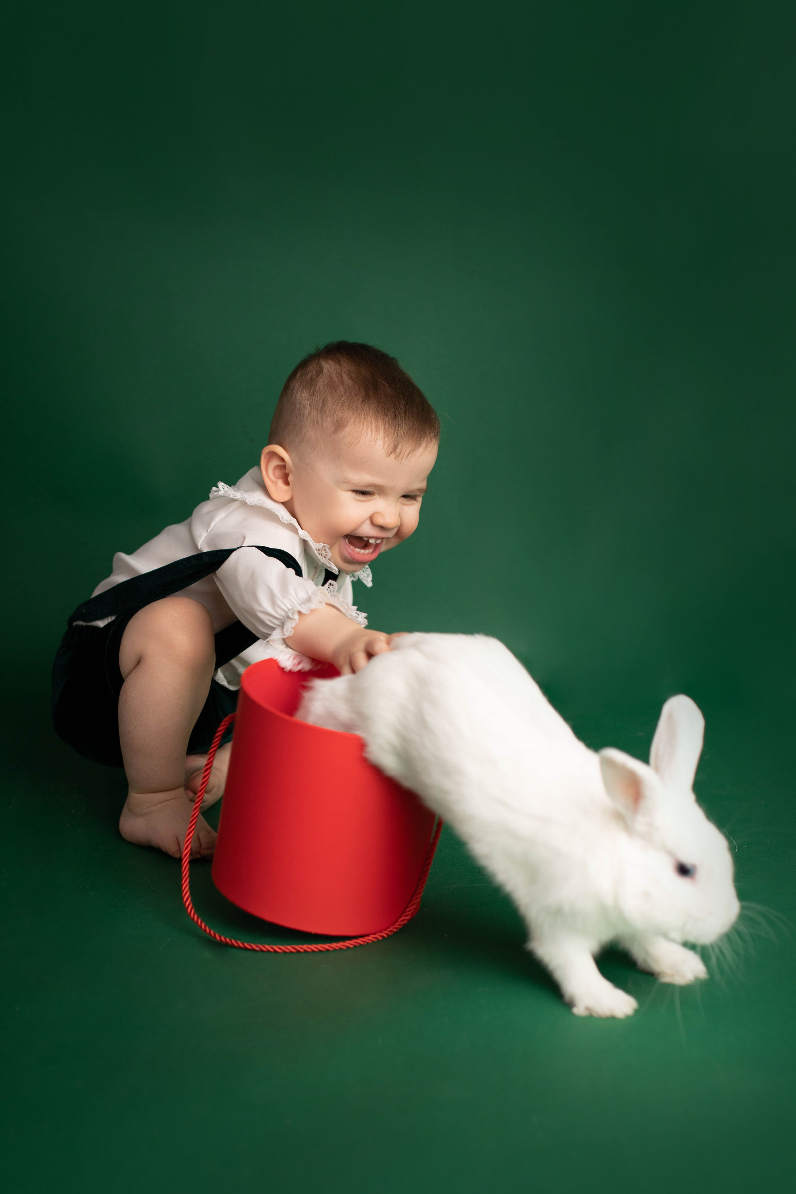От 9 месяцев  - Фотограф новорожденных: магия детства в каждом снимке. Фотограф новорожденных: волшебные моменты первых дней жизни