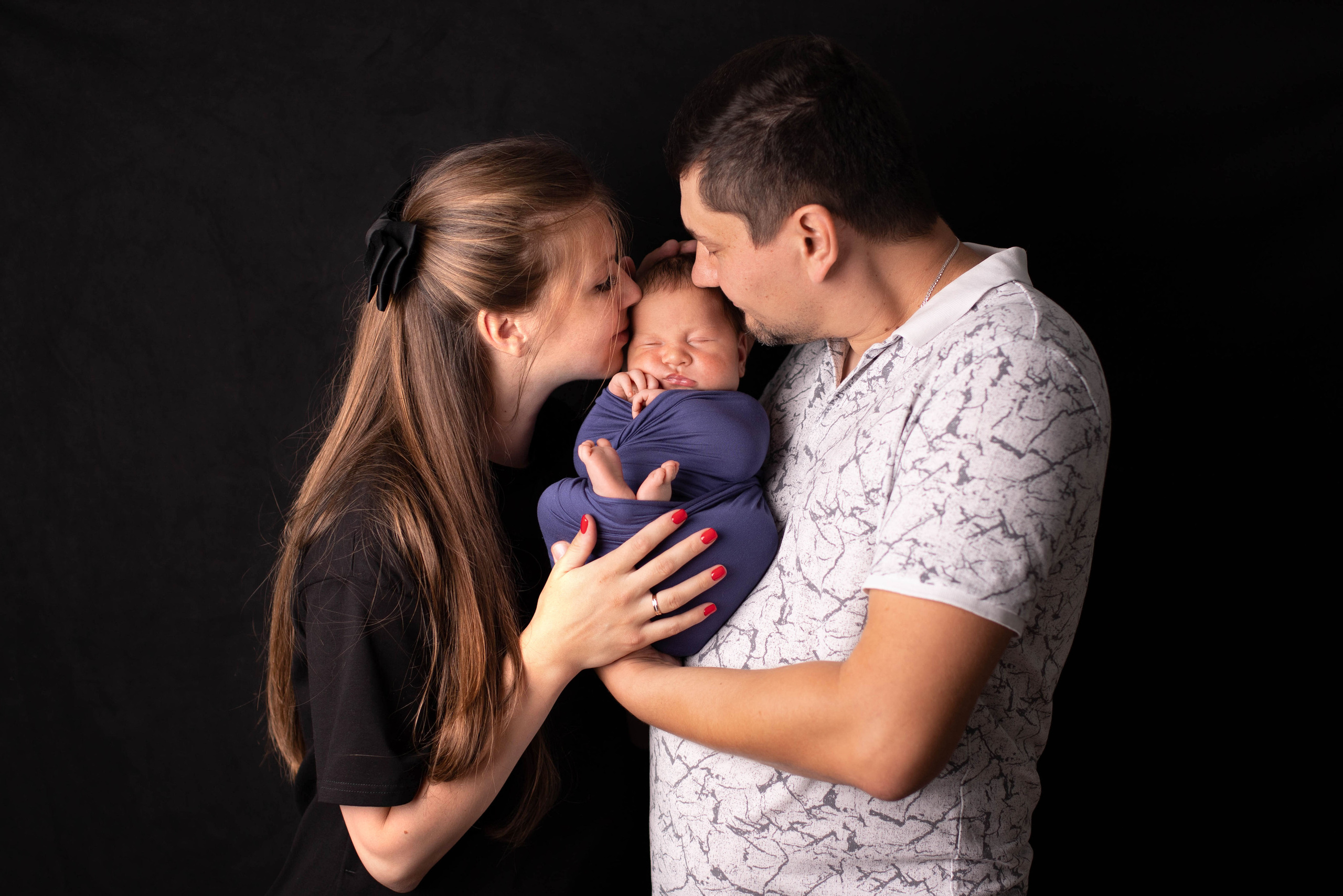 Портфолио Семья - Фотограф новорожденных: моменты счастья и связи. Фотограф новорожденных: волшебные моменты первых дней жизни