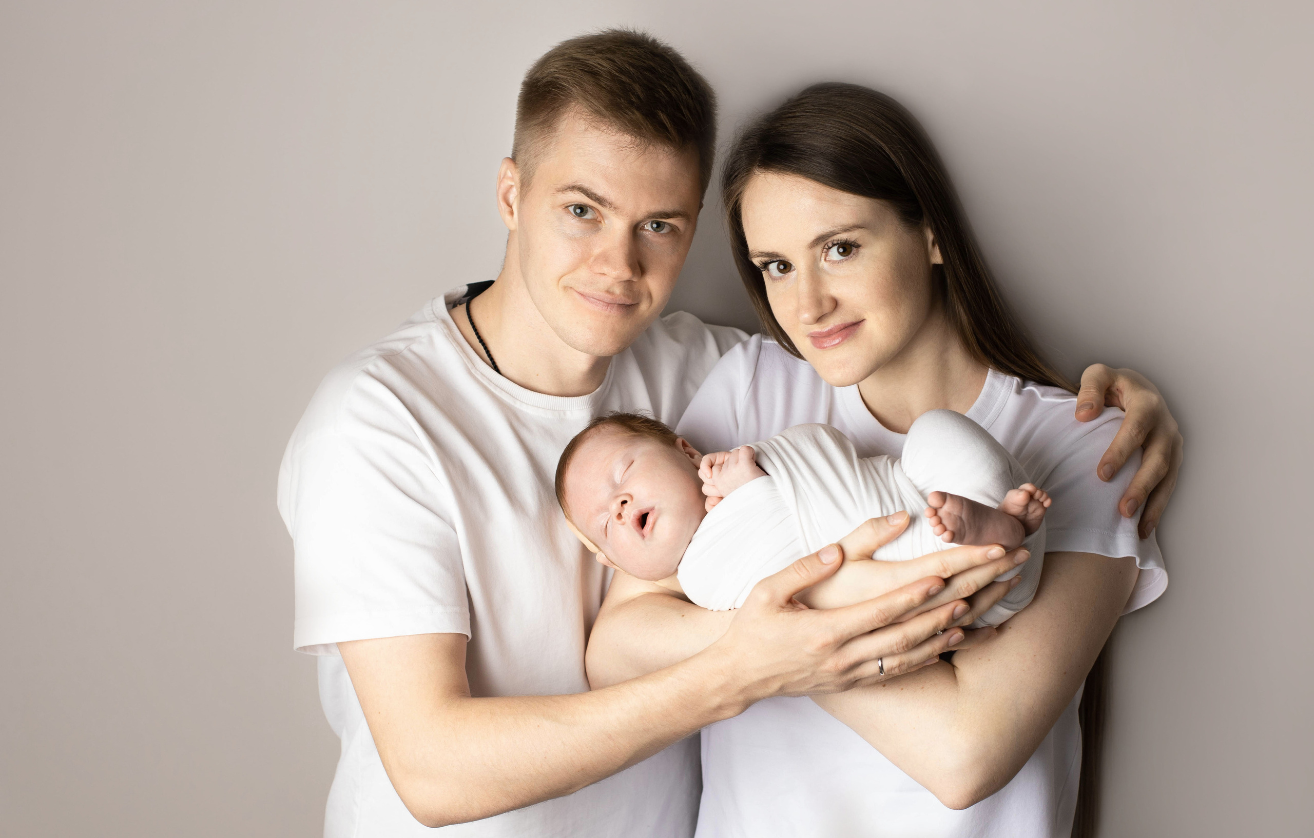 Портфолио Семья - Фотограф новорожденных: моменты счастья и связи. Фотограф новорожденных: волшебные моменты первых дней жизни