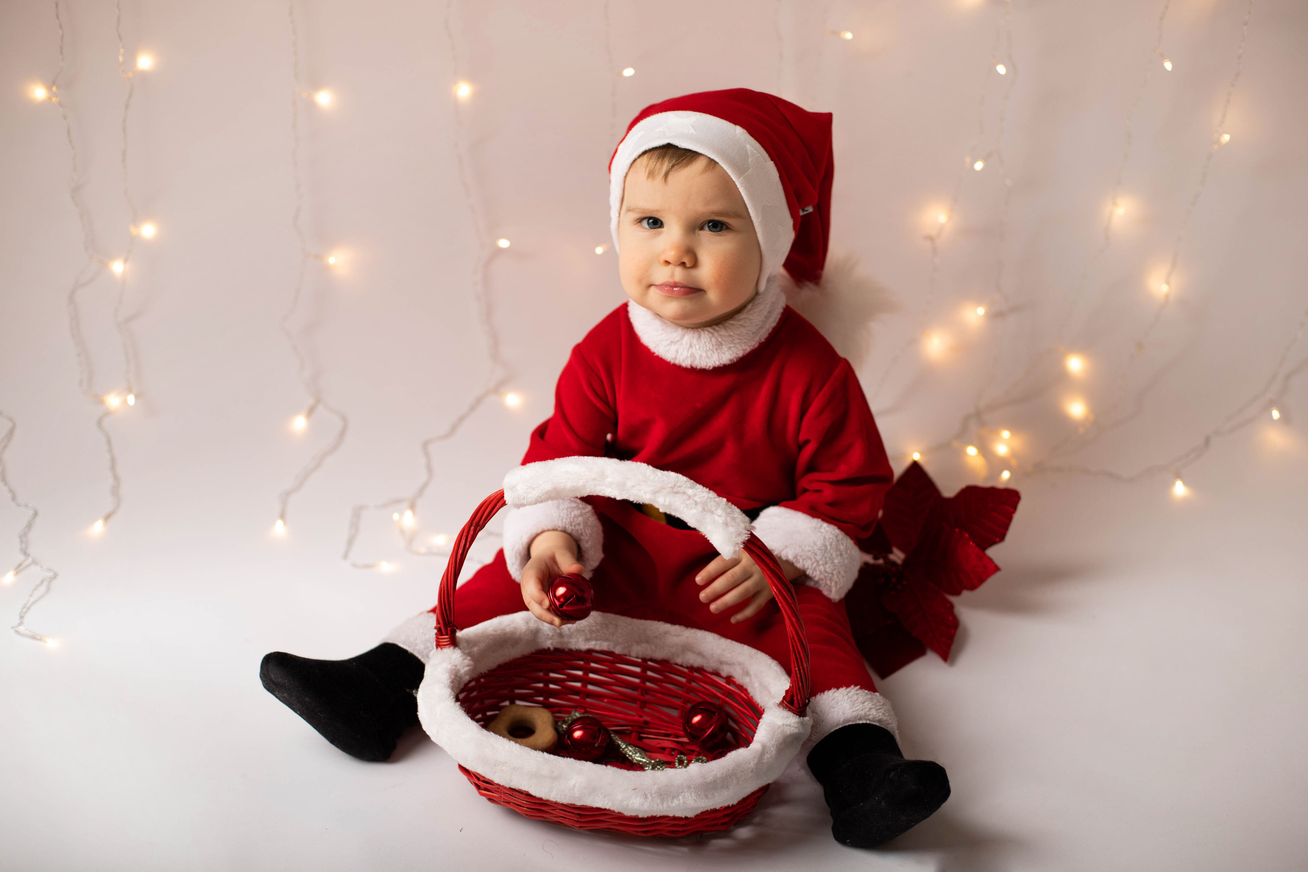 От 9 месяцев  - Фотограф новорожденных: магия детства в каждом снимке. Фотограф новорожденных: волшебные моменты первых дней жизни