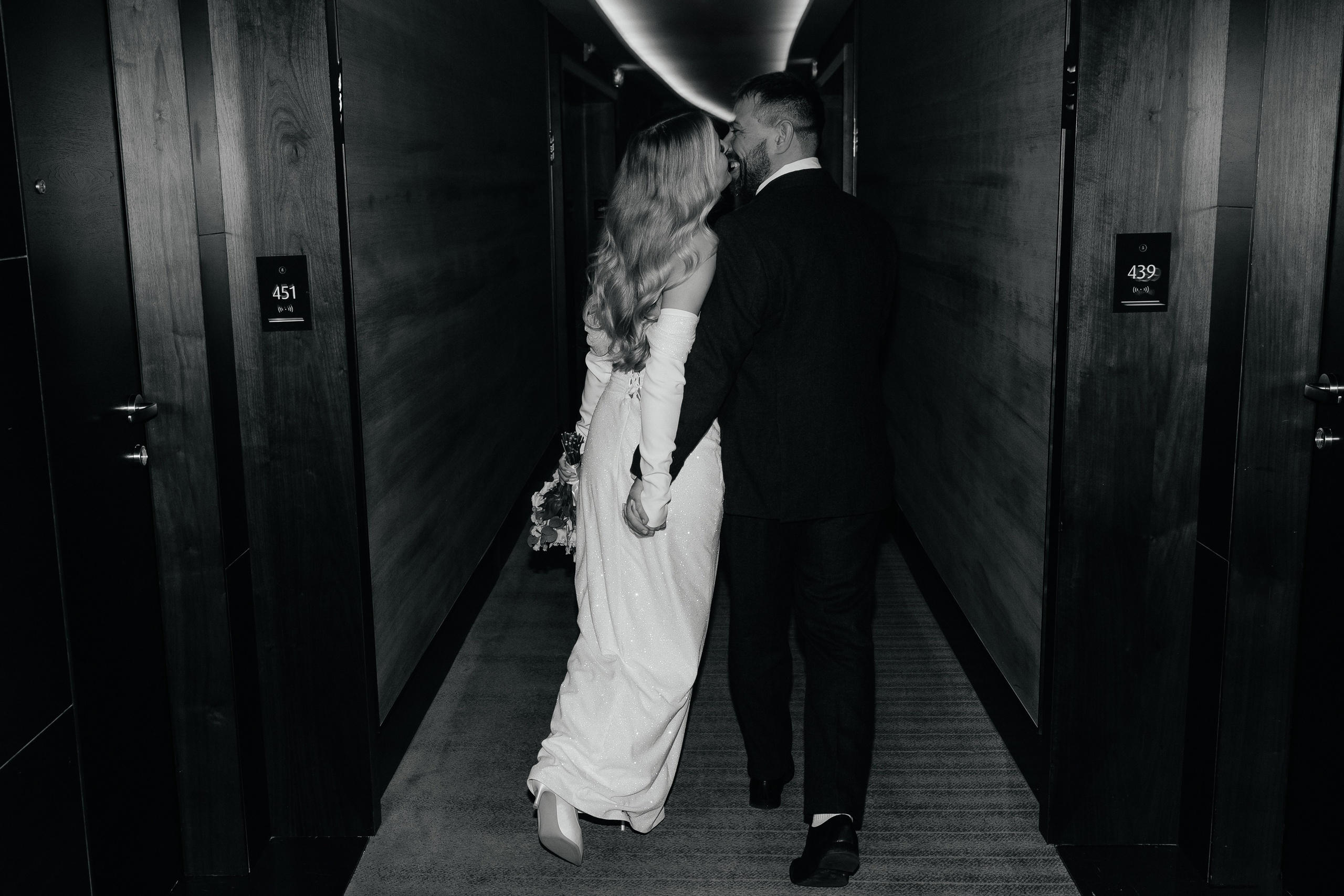 Свадебная фотосессия в отеле Марриот в Минске (Minsk Marriott Hotel). Свадебный фотограф в Минске/Беларуси Сергей Спиридонов