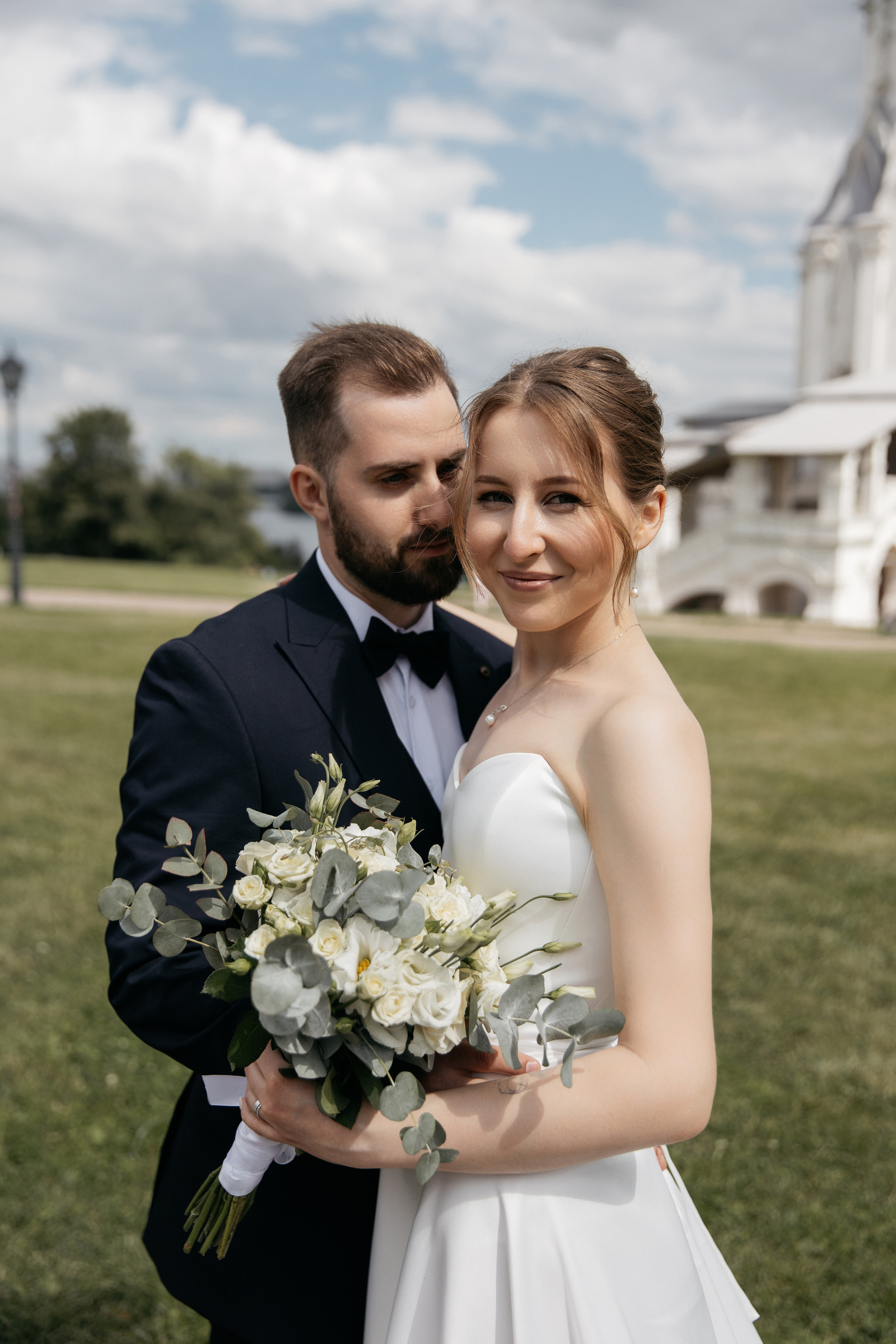 Анонс свадебных фотографий Артема и Натальи в Парке Коломенское. Свадебный фотограф Домодедово Москва Катерина Алехина