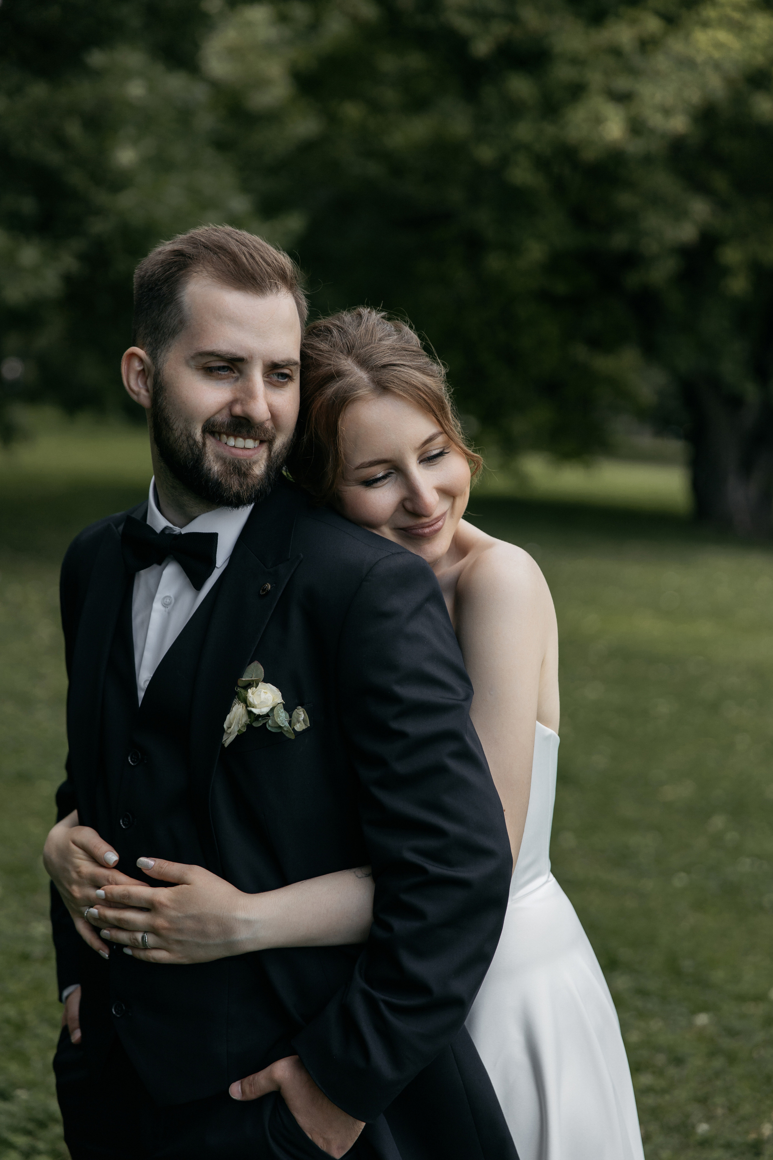 Анонс свадебных фотографий Артема и Натальи в Парке Коломенское. Свадебный фотограф Домодедово Москва Катерина Алехина