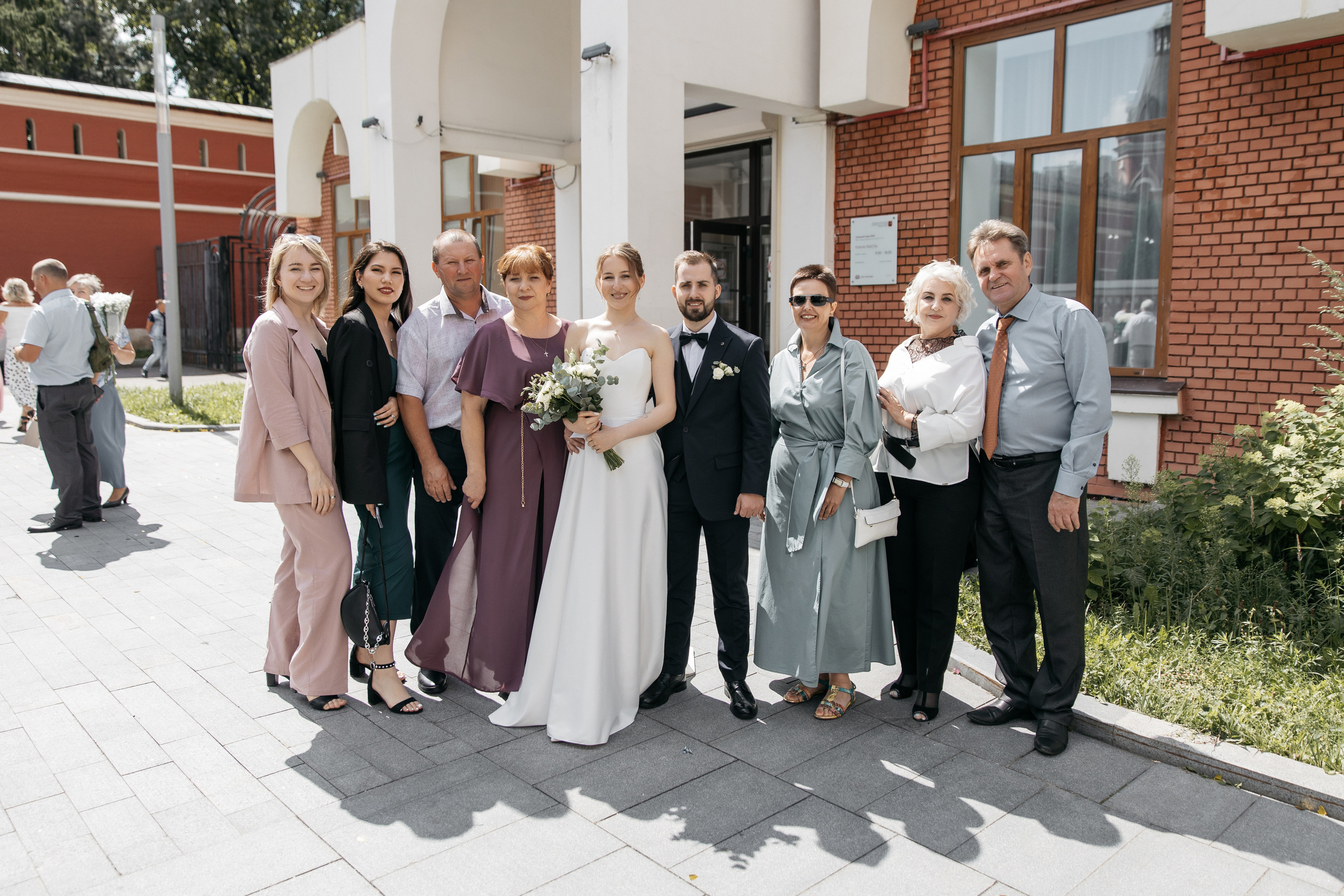 Анонс свадебных фотографий Артема и Натальи в Парке Коломенское. Свадебный фотограф Домодедово Москва Катерина Алехина