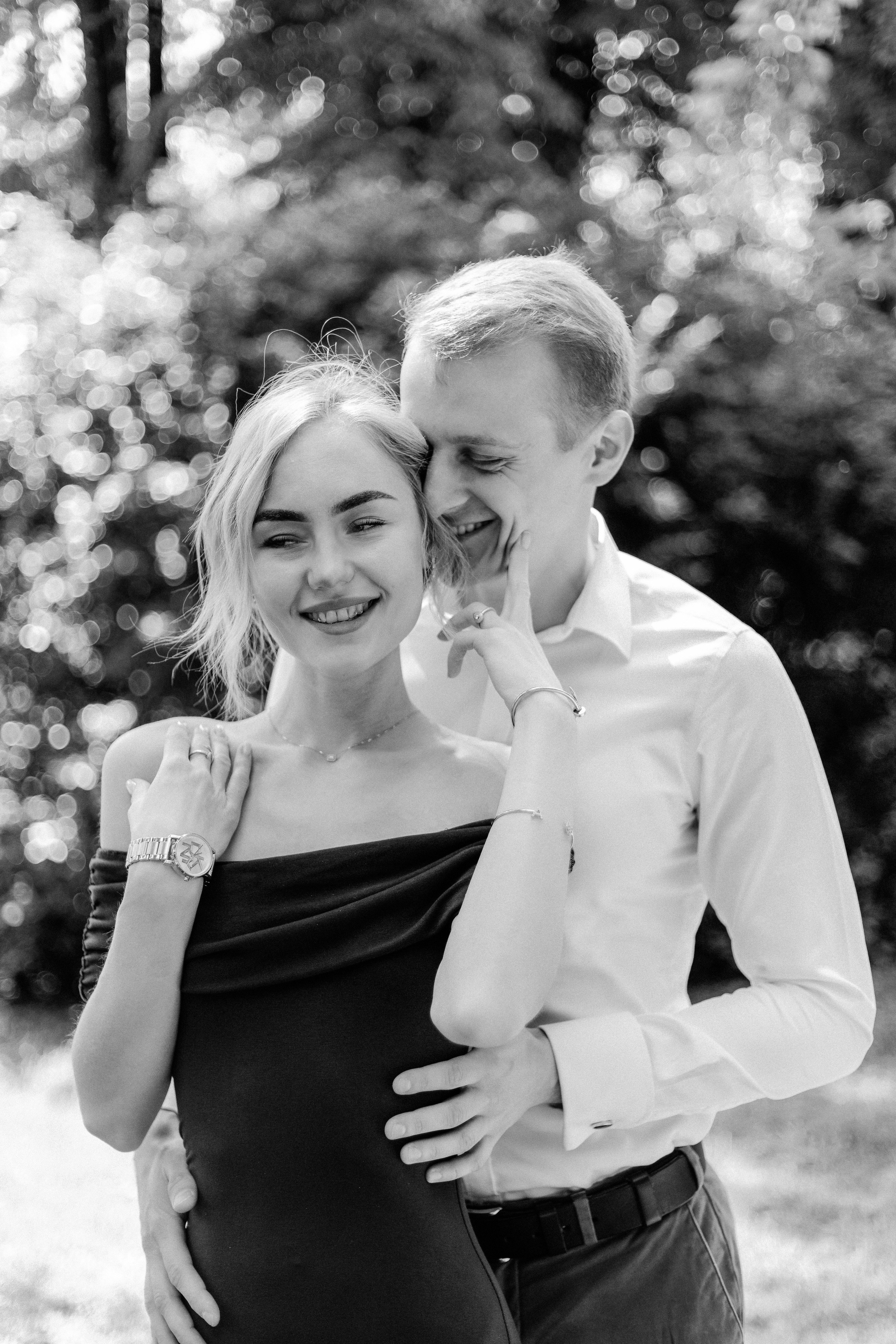 Весеняя лавстори прогулка в парке в Москве, фотограф в Москве