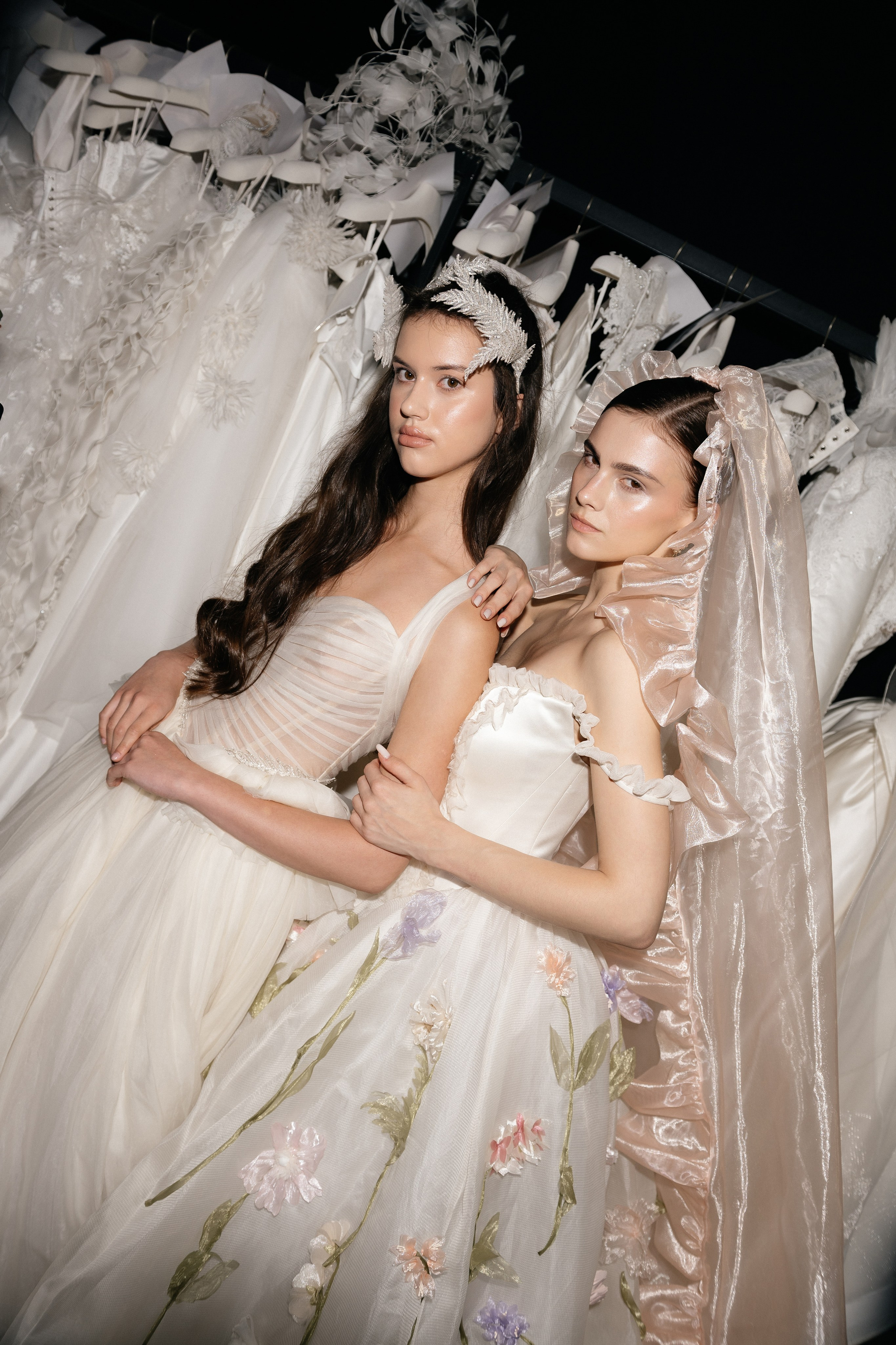 INCOGNITO Rara Avis Group & Kuraje Fashion Show 2027 INCOGNITO. Wedding PHOTOGRAPHER Andrew Vnukov