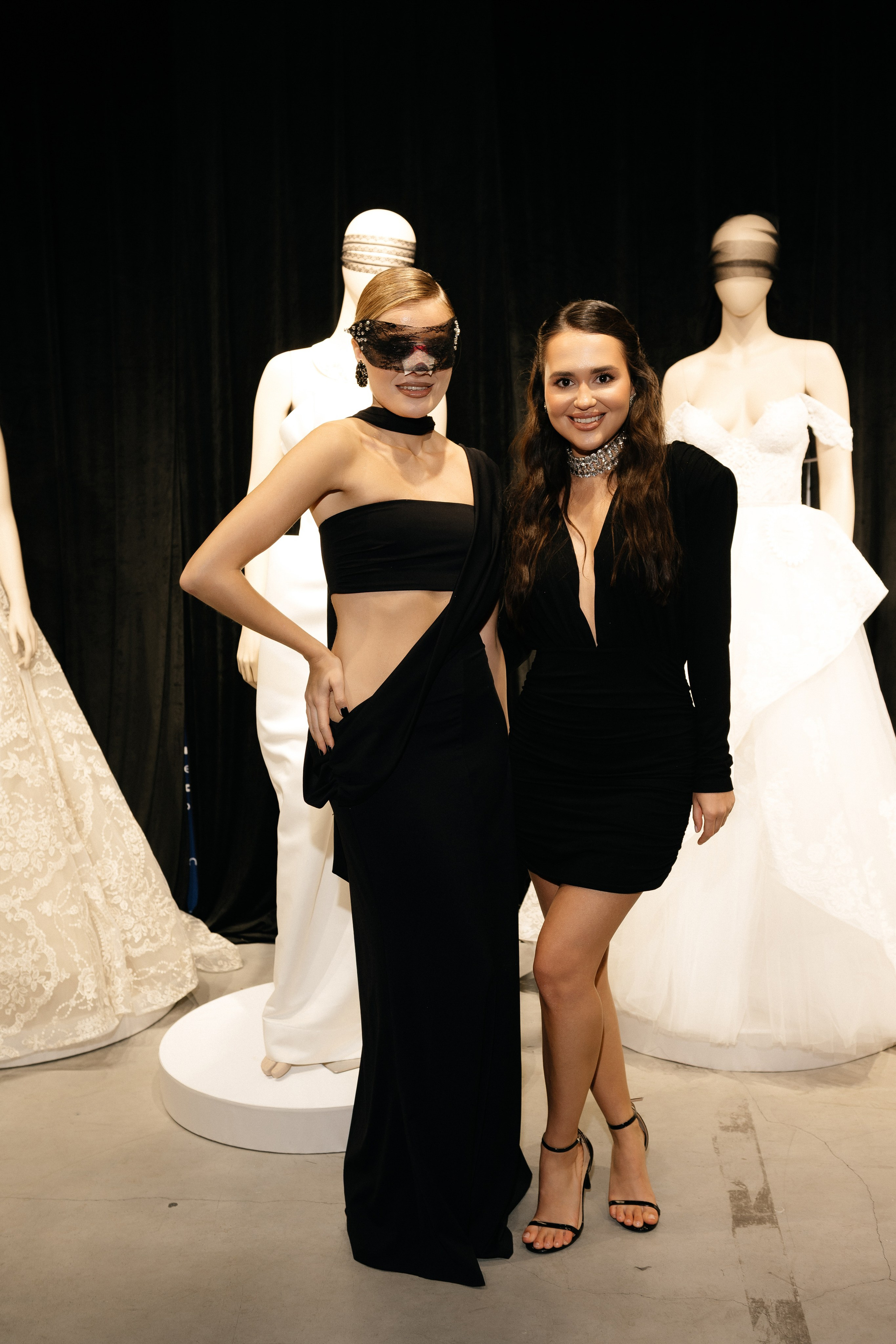 INCOGNITO Rara Avis Group & Kuraje Fashion Show 2027 INCOGNITO. Wedding PHOTOGRAPHER Andrew Vnukov