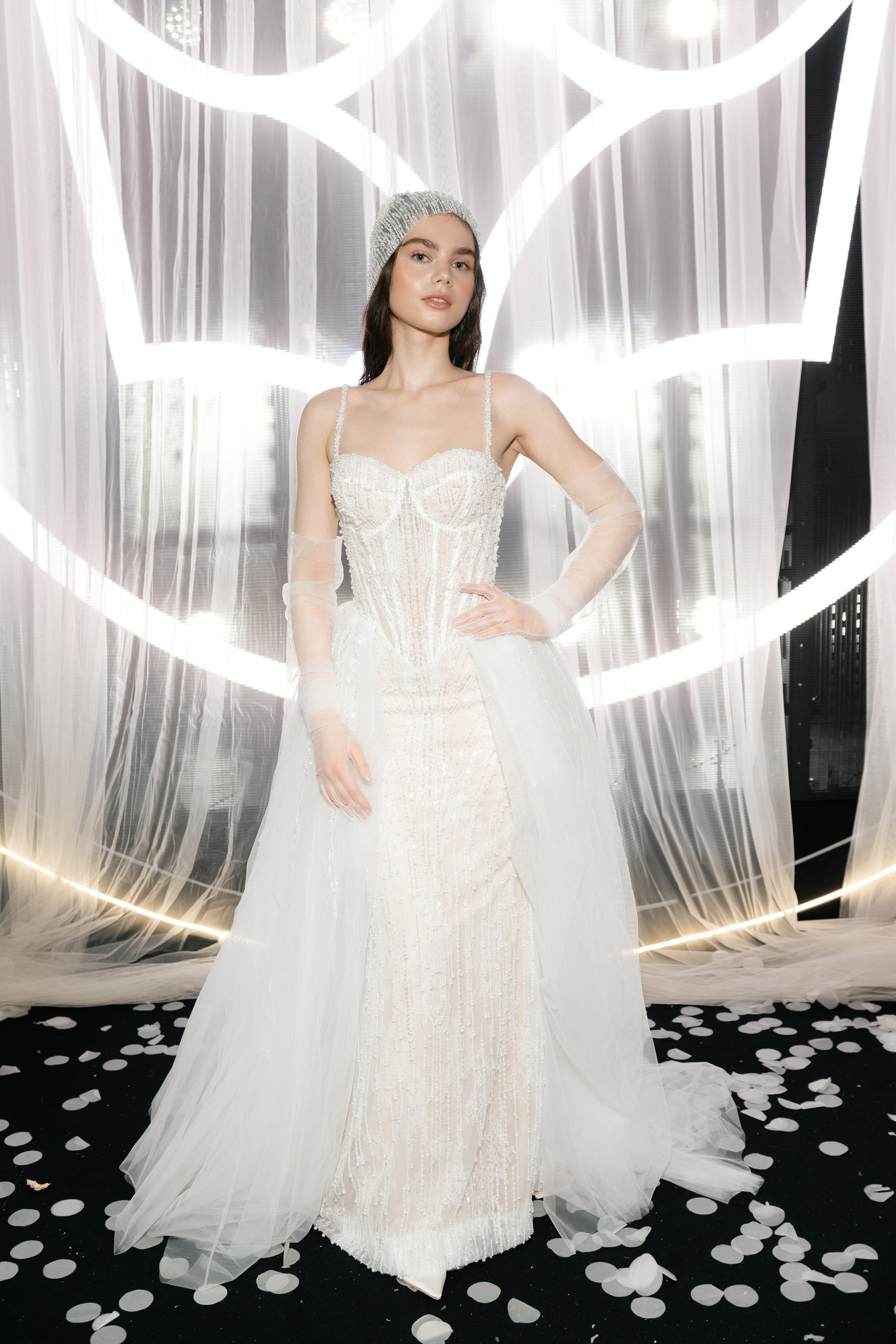 INCOGNITO Rara Avis Group & Kuraje Fashion Show 2027 INCOGNITO. Wedding PHOTOGRAPHER Andrew Vnukov