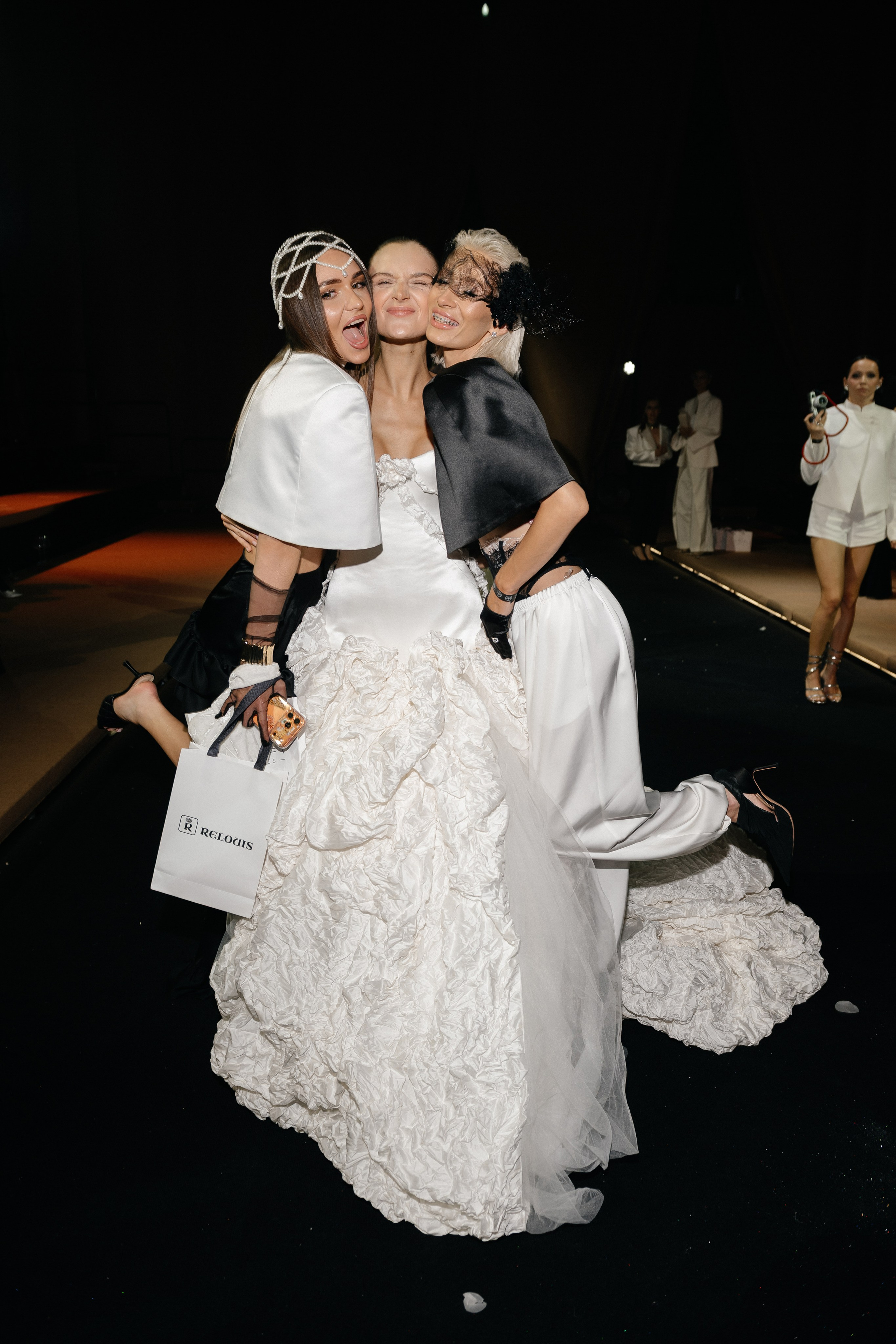 INCOGNITO Rara Avis Group & Kuraje Fashion Show 2027 INCOGNITO. Wedding PHOTOGRAPHER Andrew Vnukov
