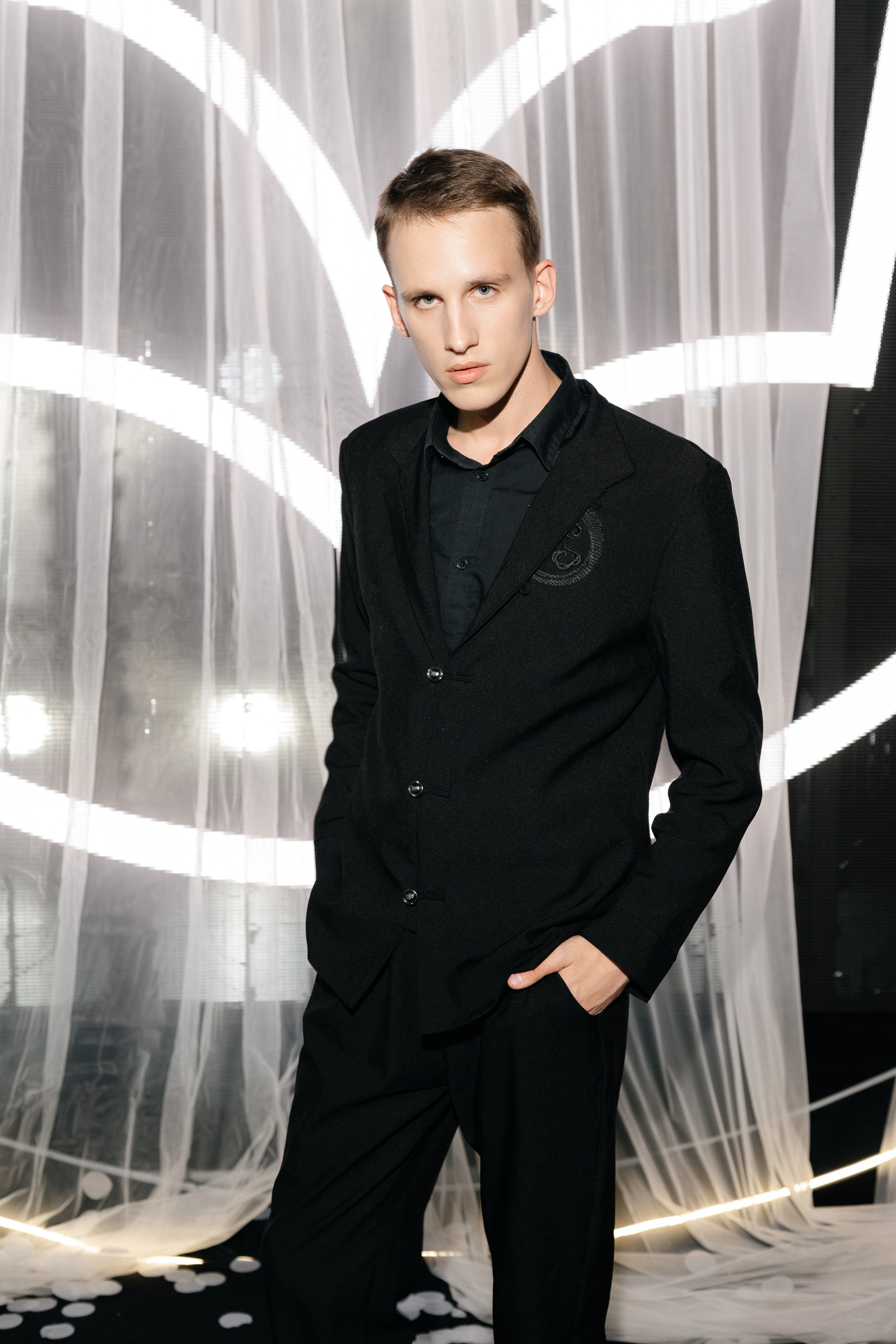 INCOGNITO Rara Avis Group & Kuraje Fashion Show 2027 INCOGNITO. Wedding PHOTOGRAPHER Andrew Vnukov