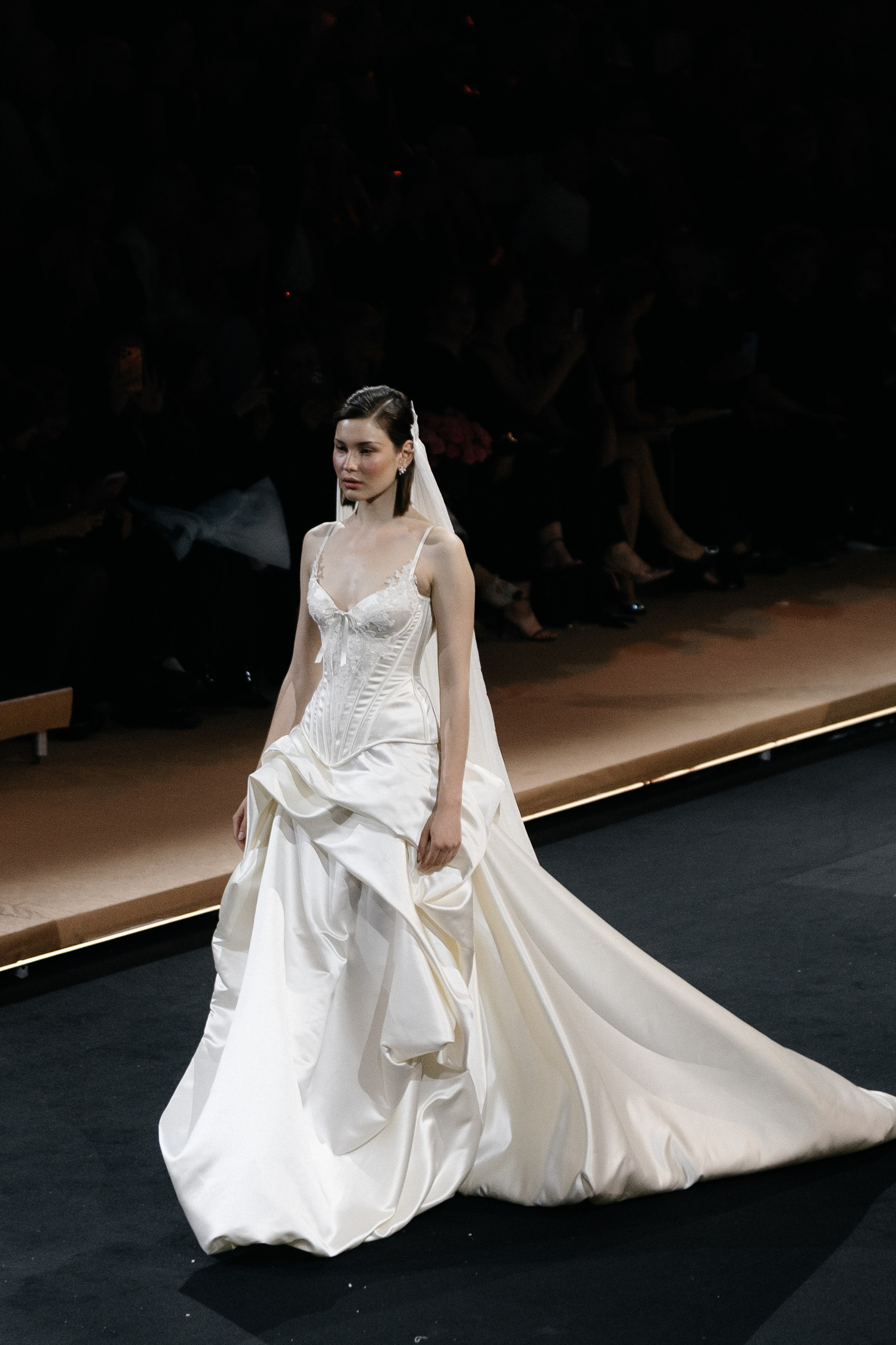 INCOGNITO Rara Avis Group & Kuraje Fashion Show 2027 INCOGNITO. Wedding PHOTOGRAPHER Andrew Vnukov