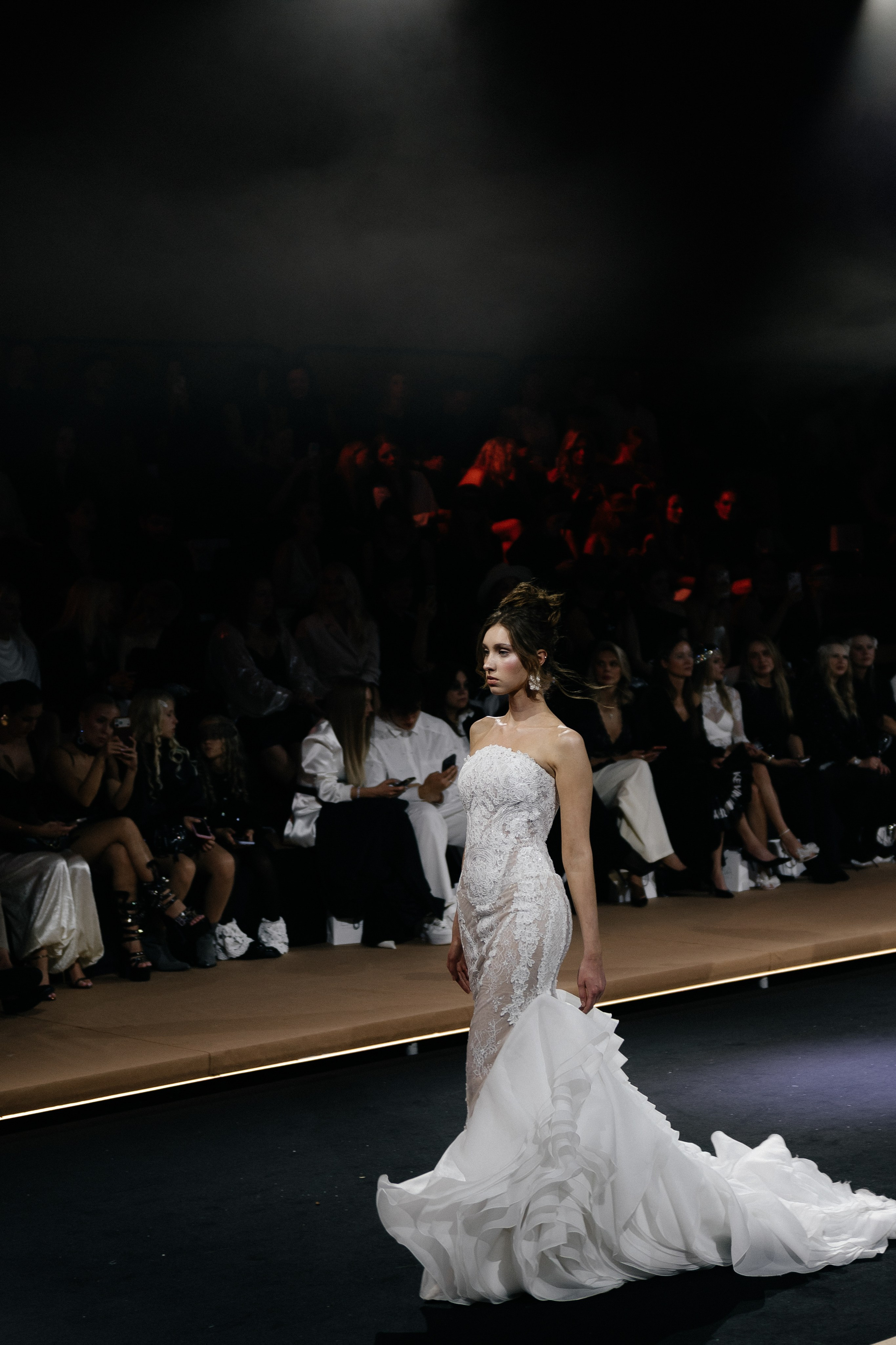 INCOGNITO Rara Avis Group & Kuraje Fashion Show 2027 INCOGNITO. Wedding PHOTOGRAPHER Andrew Vnukov
