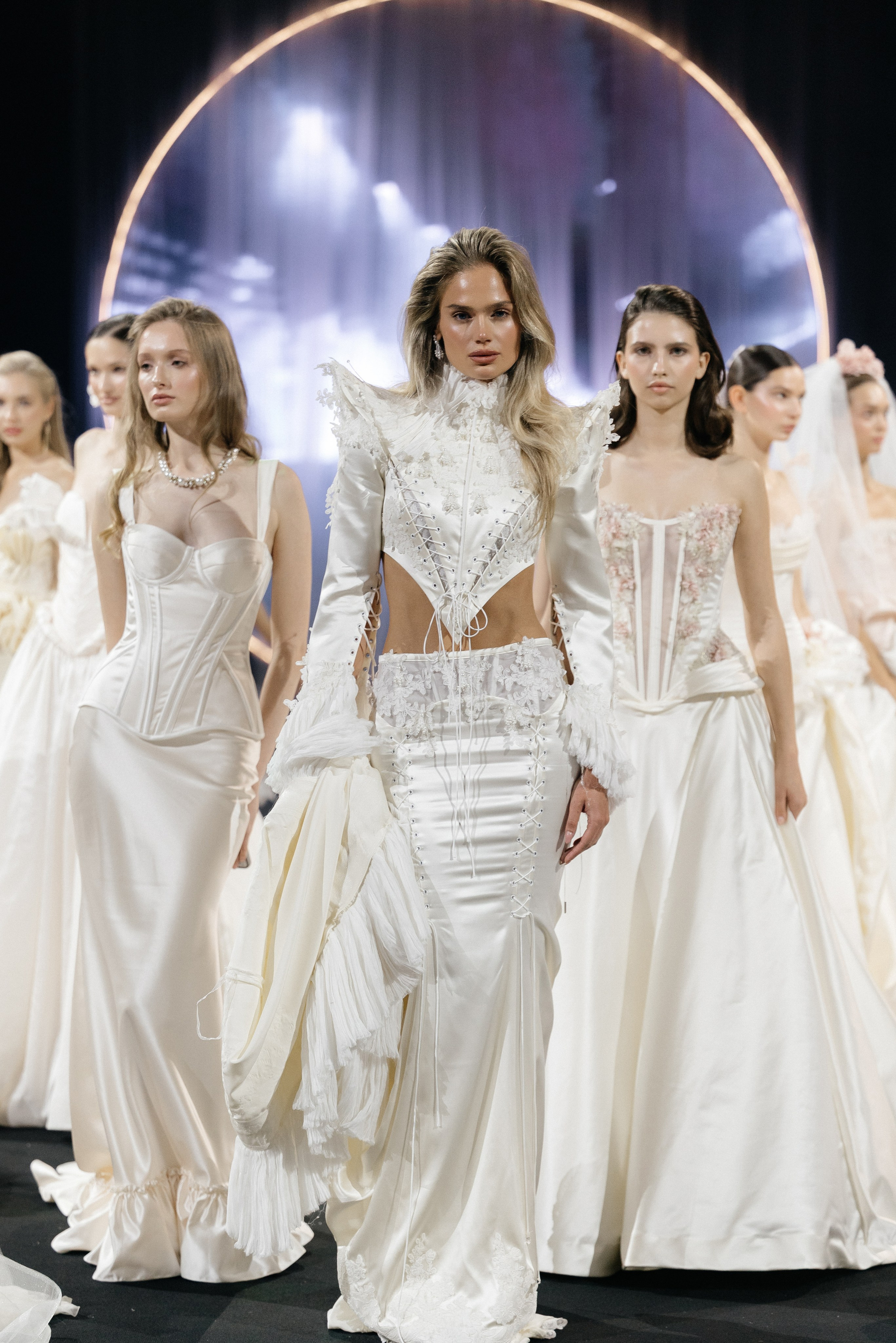 INCOGNITO Rara Avis Group & Kuraje Fashion Show 2027 INCOGNITO. Wedding PHOTOGRAPHER Andrew Vnukov