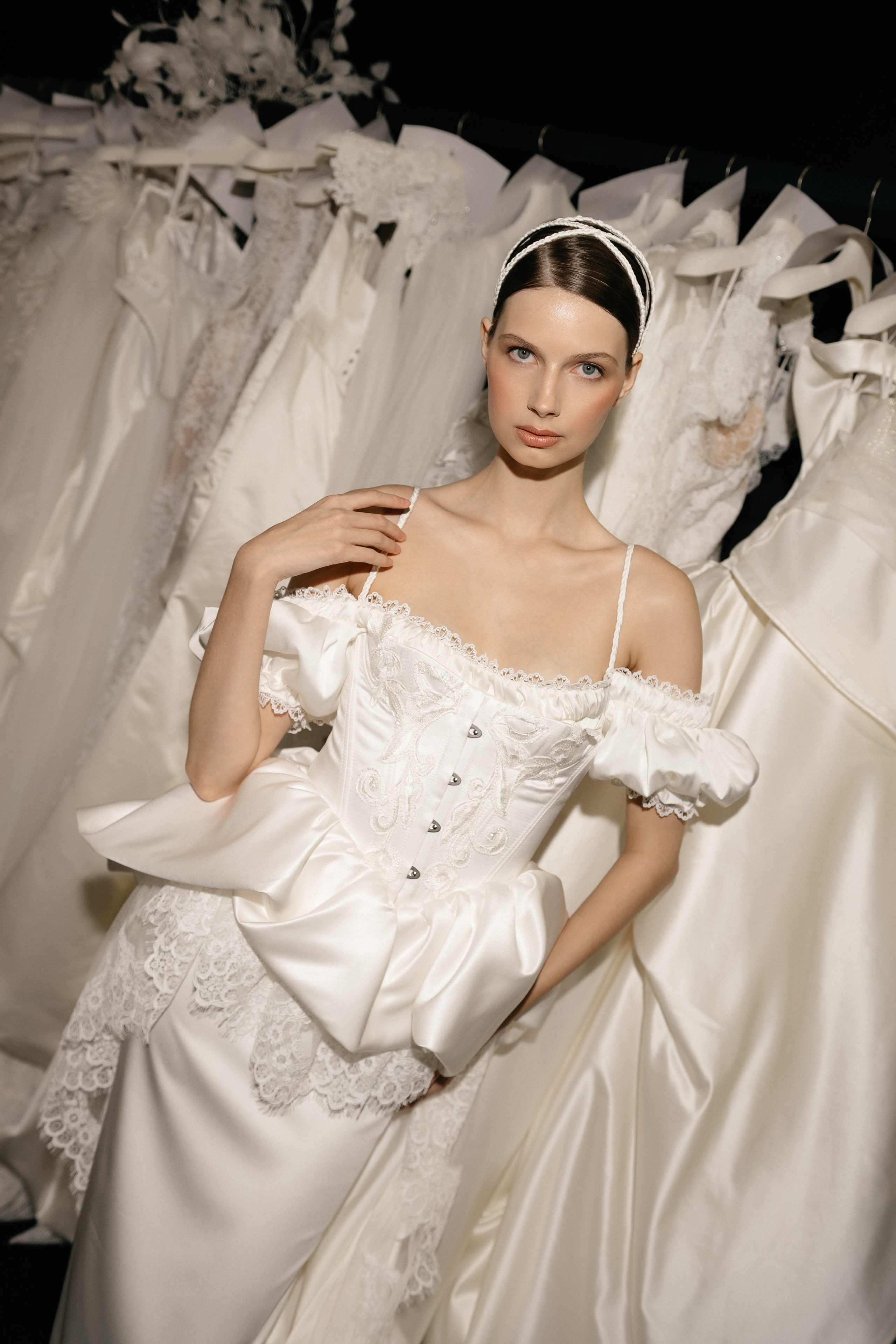 INCOGNITO Rara Avis Group & Kuraje Fashion Show 2027 INCOGNITO. Wedding PHOTOGRAPHER Andrew Vnukov