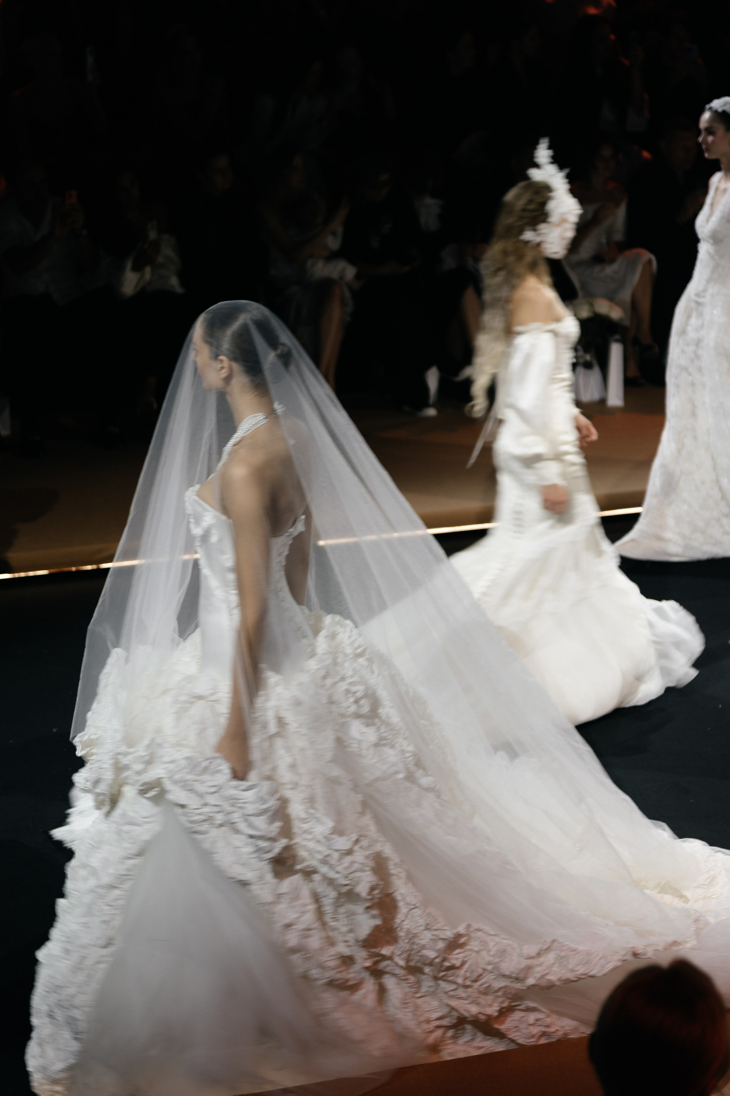 INCOGNITO Rara Avis Group & Kuraje Fashion Show 2027 INCOGNITO. Wedding PHOTOGRAPHER Andrew Vnukov