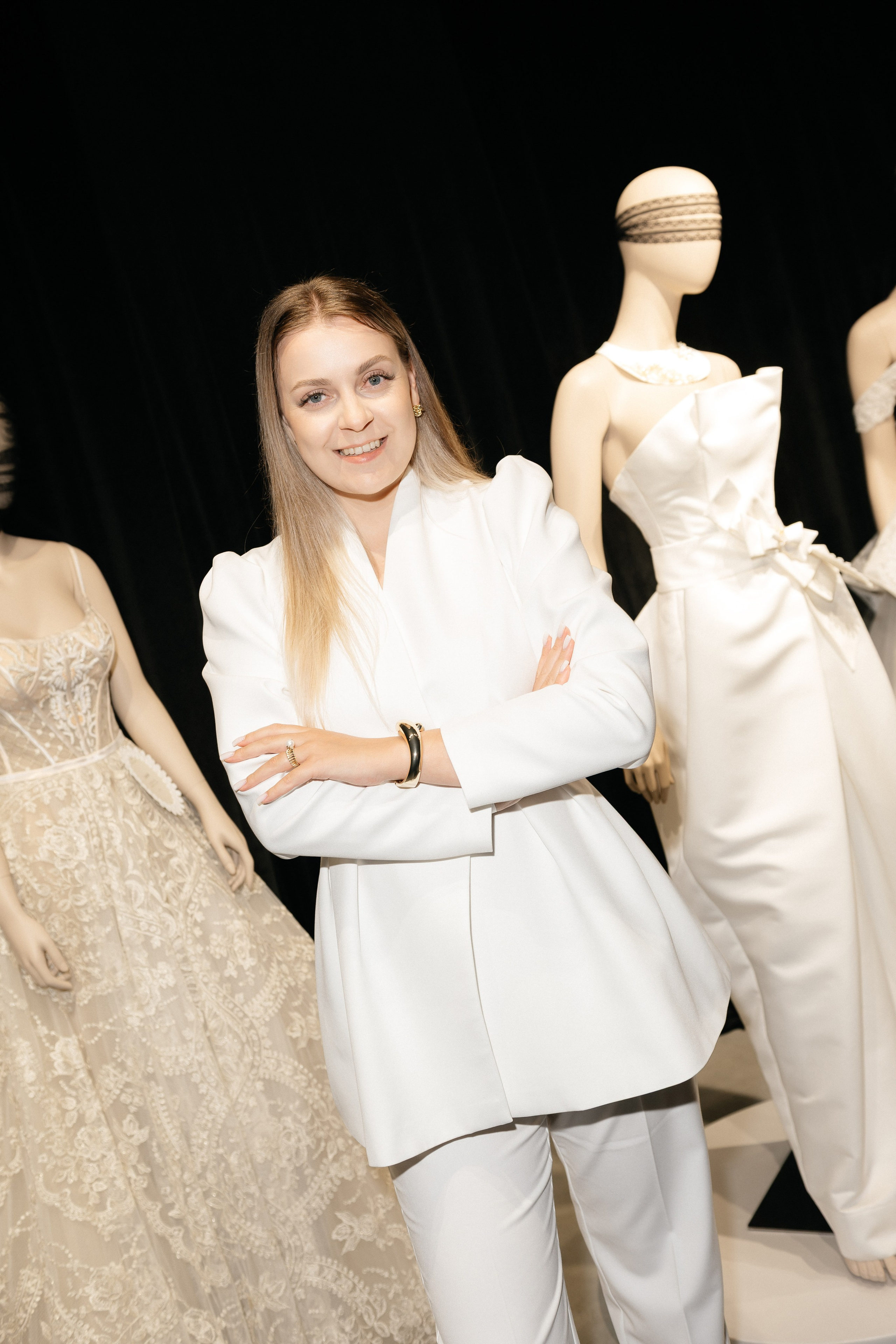 INCOGNITO Rara Avis Group & Kuraje Fashion Show 2027 INCOGNITO. Wedding PHOTOGRAPHER Andrew Vnukov