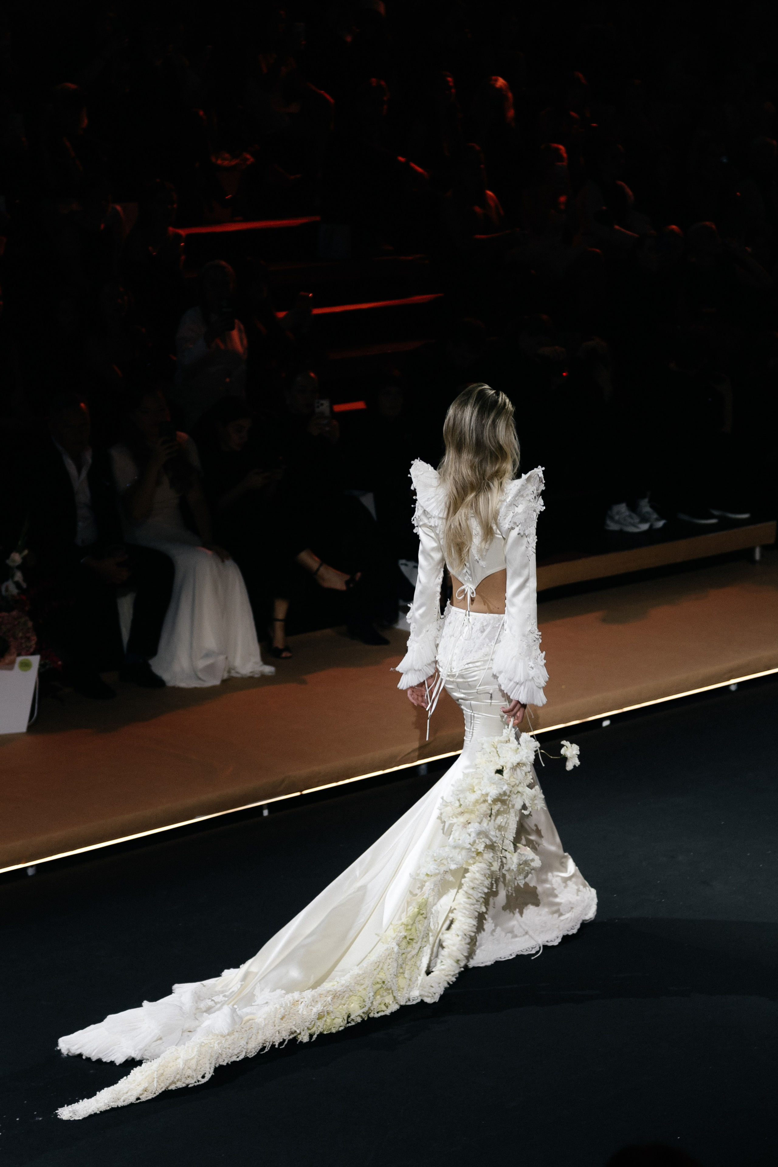 INCOGNITO Rara Avis Group & Kuraje Fashion Show 2027 INCOGNITO. Wedding PHOTOGRAPHER Andrew Vnukov