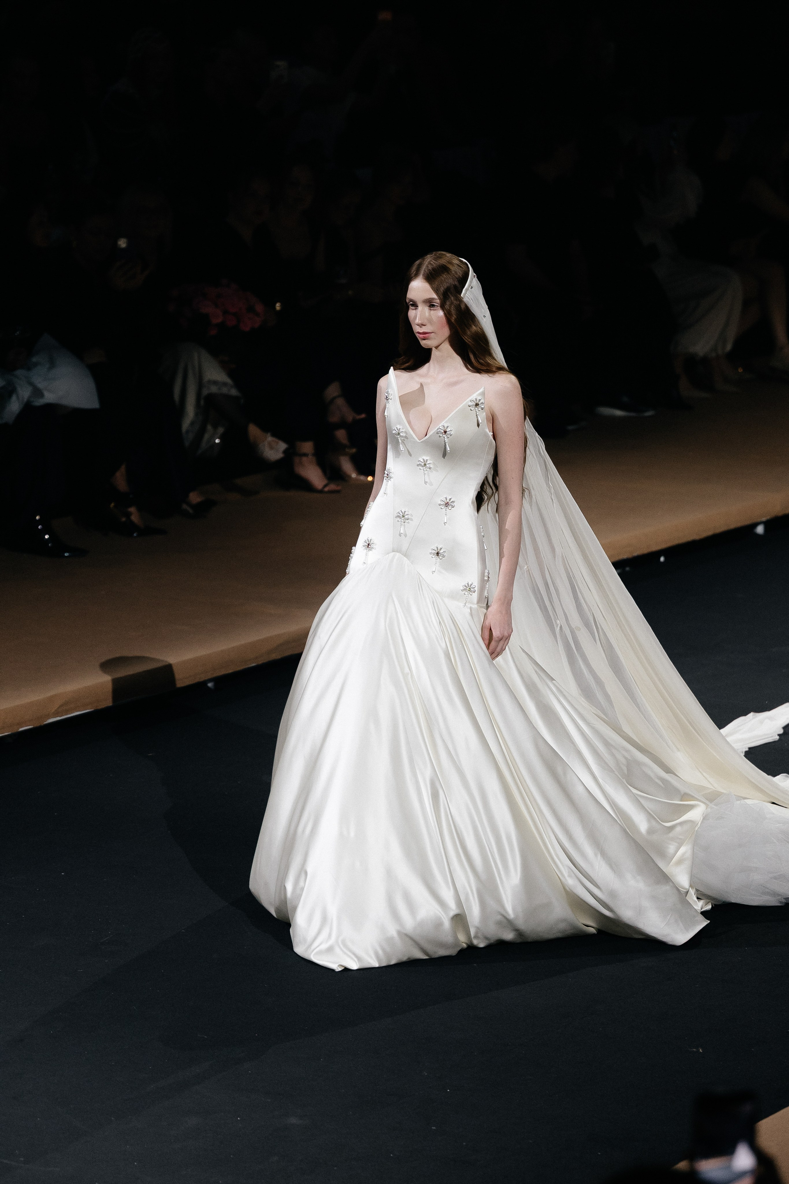 INCOGNITO Rara Avis Group & Kuraje Fashion Show 2027 INCOGNITO. Wedding PHOTOGRAPHER Andrew Vnukov