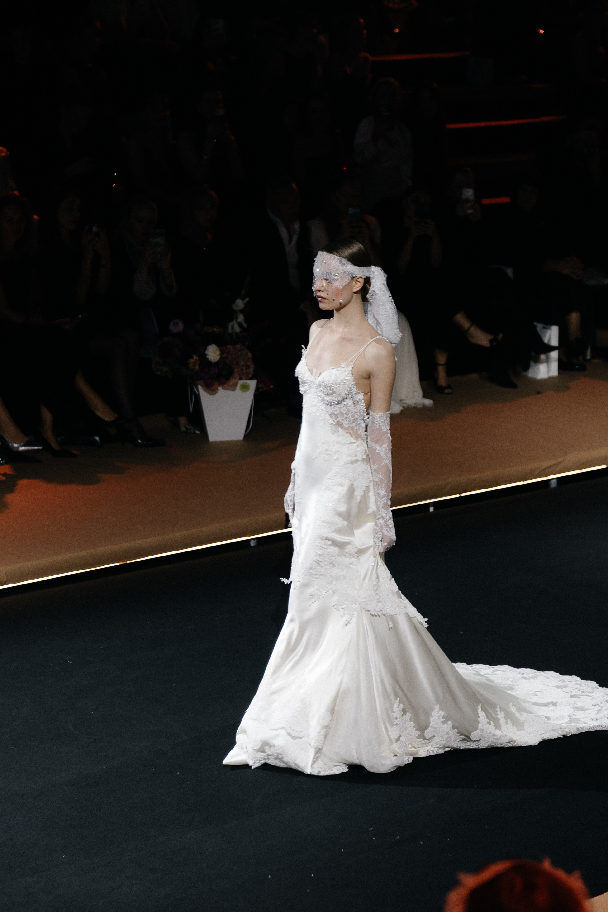 INCOGNITO Rara Avis Group & Kuraje Fashion Show 2027 INCOGNITO. Wedding PHOTOGRAPHER Andrew Vnukov